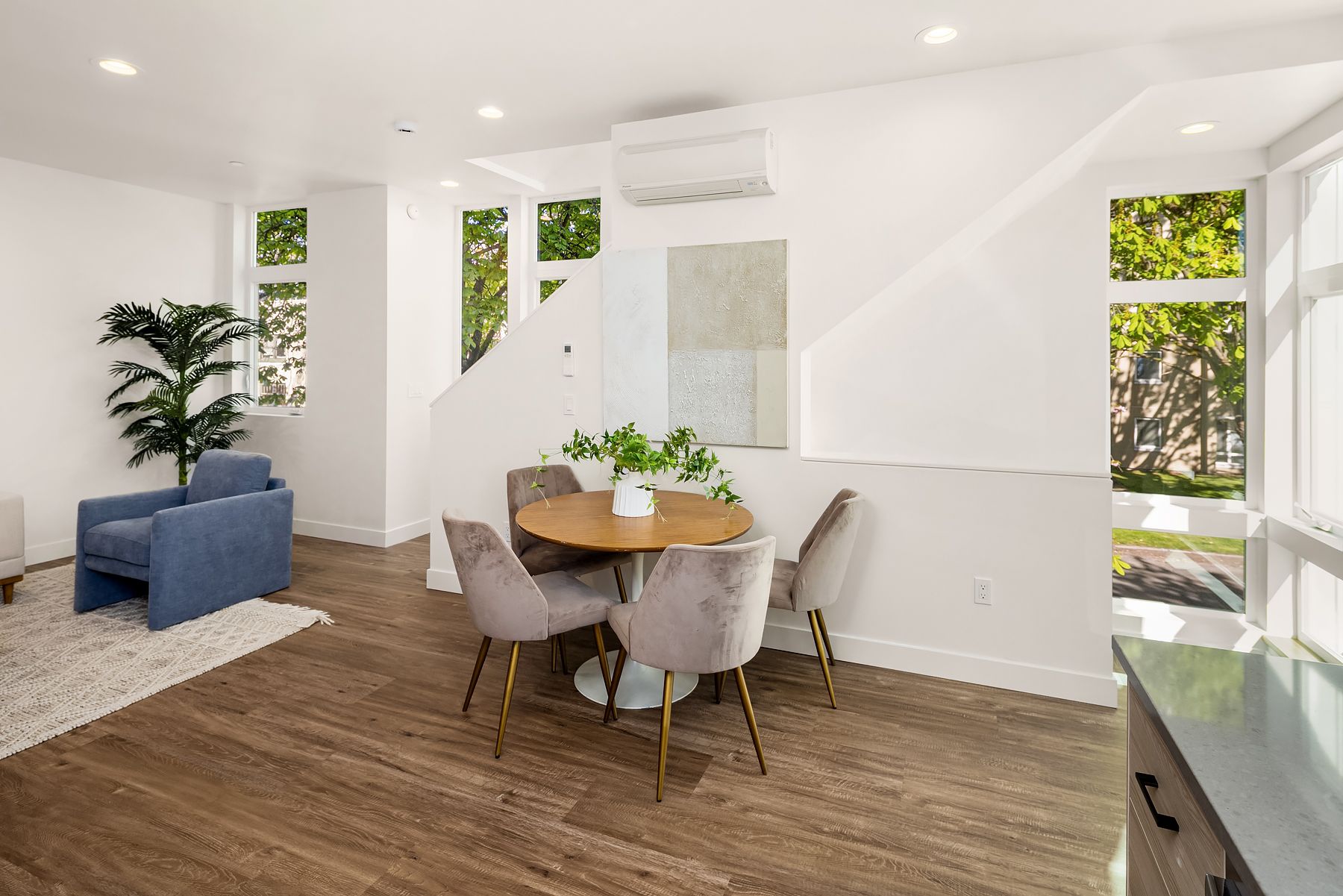 1715 17 Th Avenue Seattle. Seattle, WA 98122