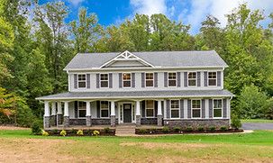 Marceron Woods por Hour Homes Inc en Washington Virginia