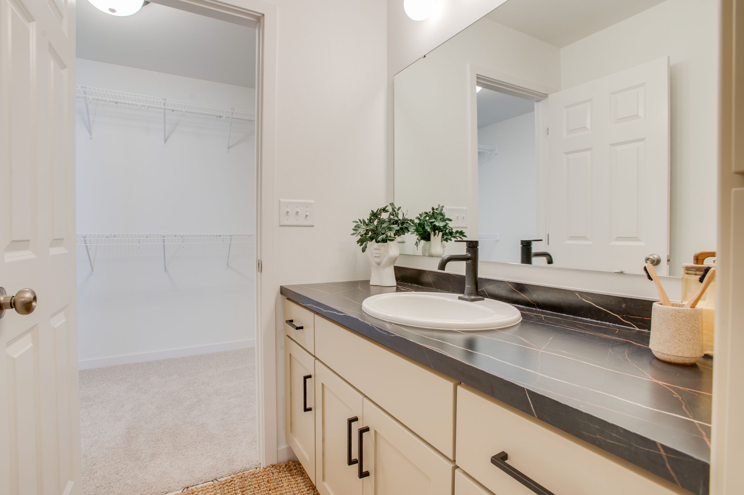 6163 Martin Ln W West Fargo. Riverside, ND 58078