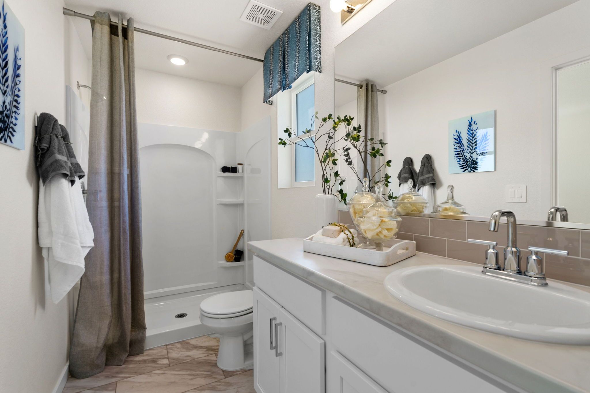504-Lindon Model-Owners Suite Bathroom