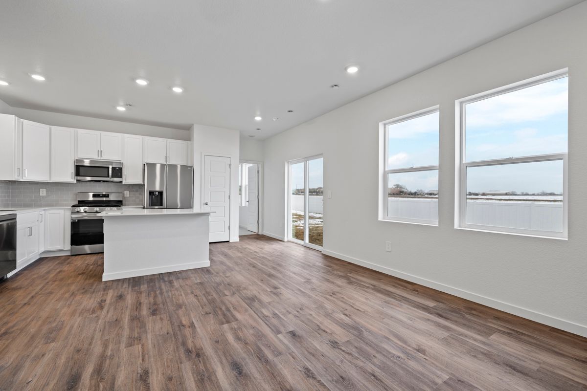 501-Del Norte-Living Room and Kitchen View 1