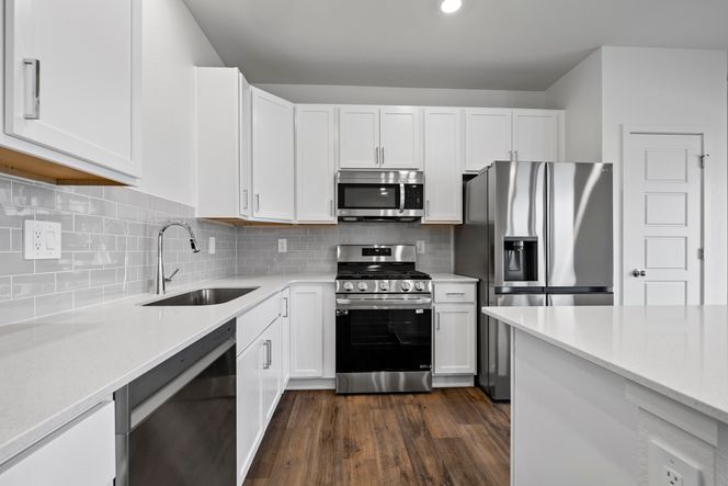 501-Del Norte-Kitchen View 3