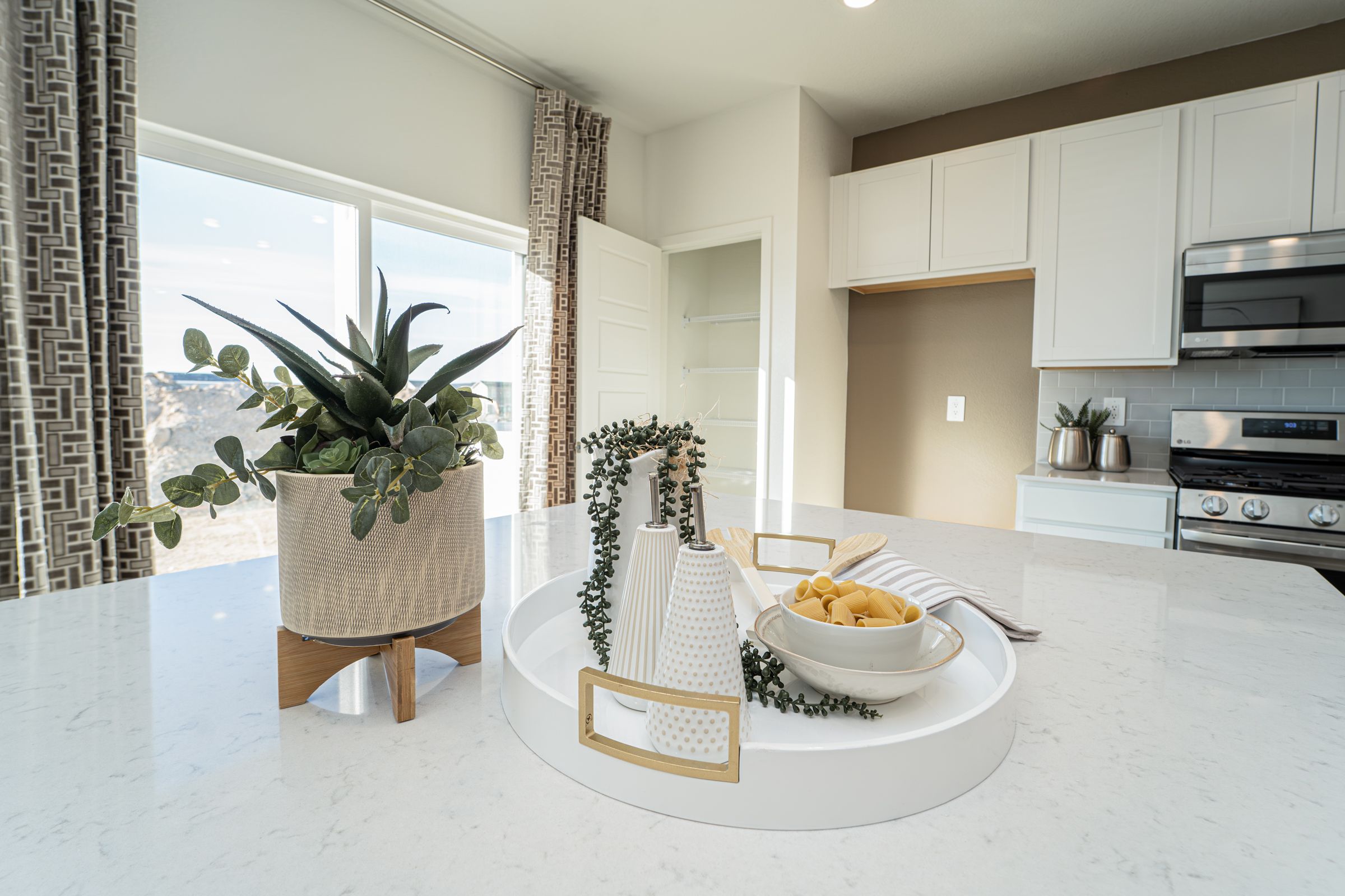 Holly-Model-Kitchen