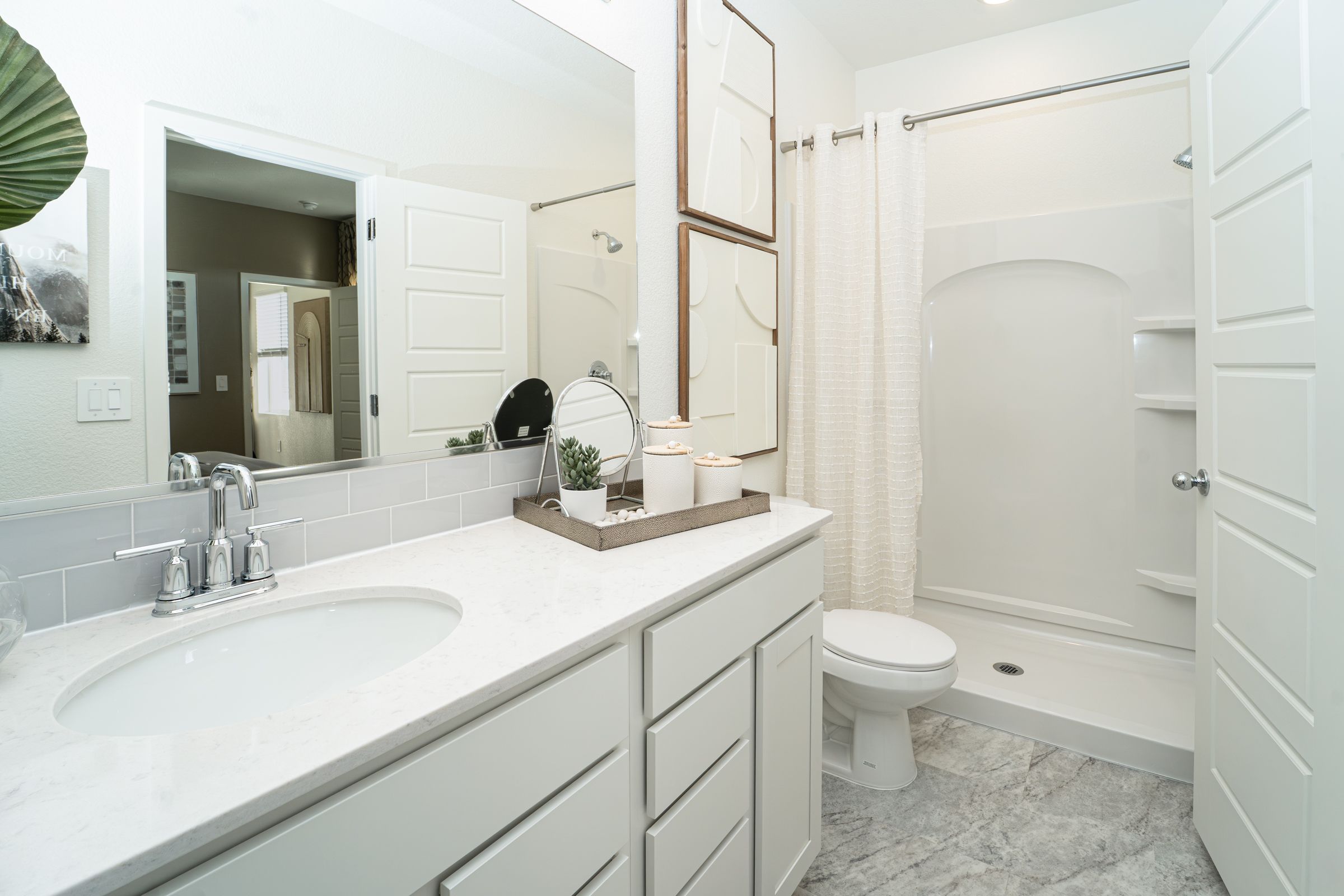Holly-Model-Owners Suite Bathroom