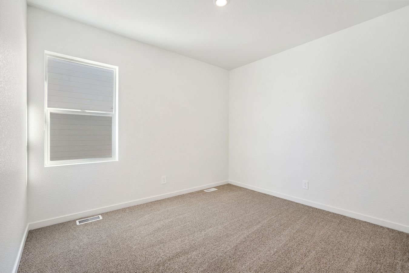Stratton-Model-Bedroom 3
