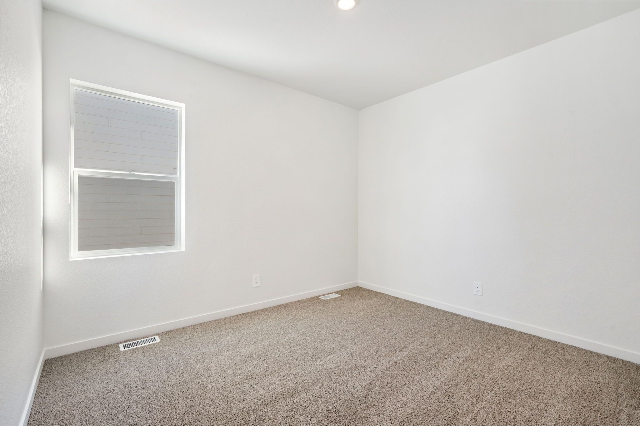 Stratton-Model-Bedroom 3