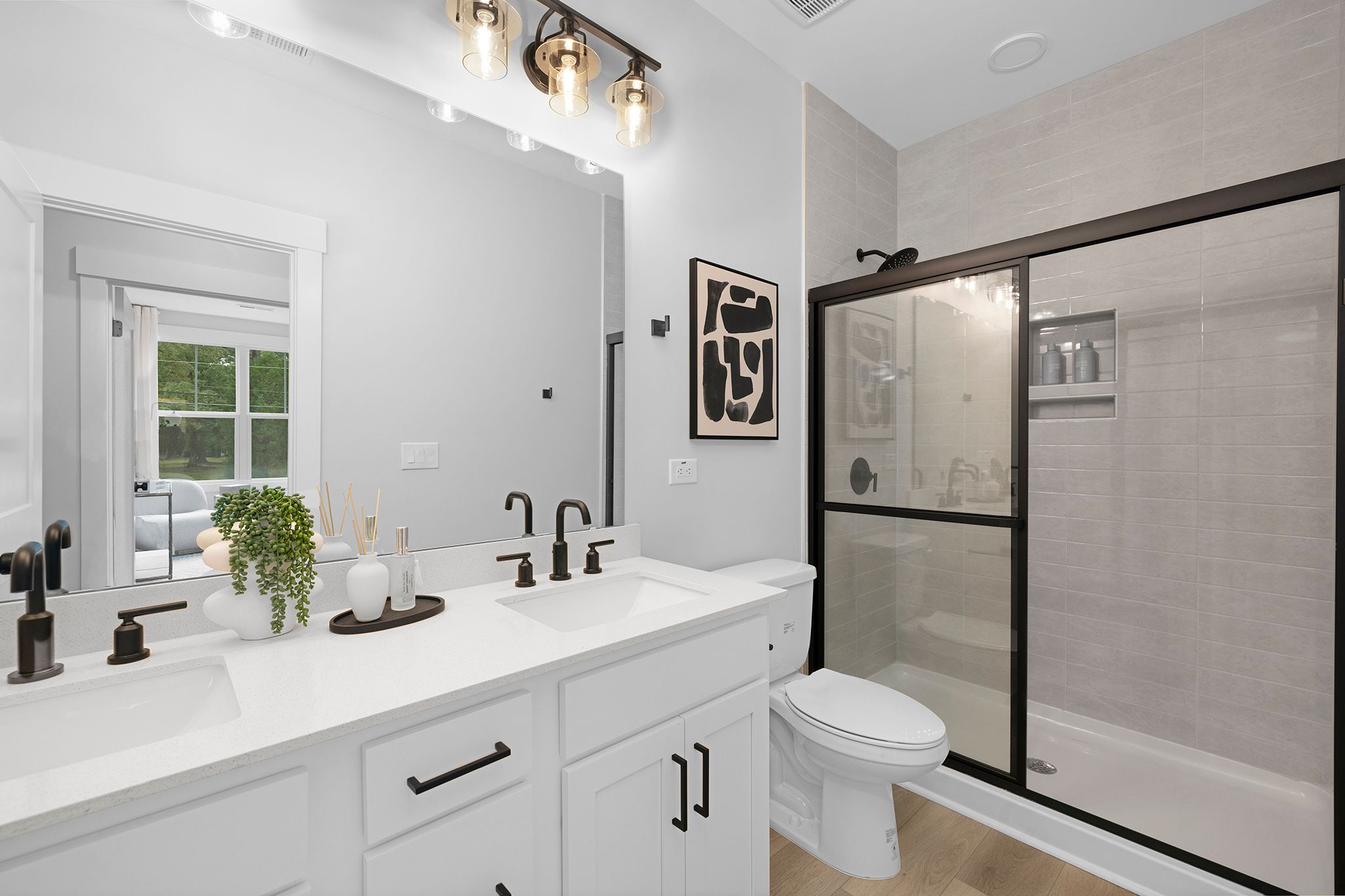 Pomona End Unit - Bath 2