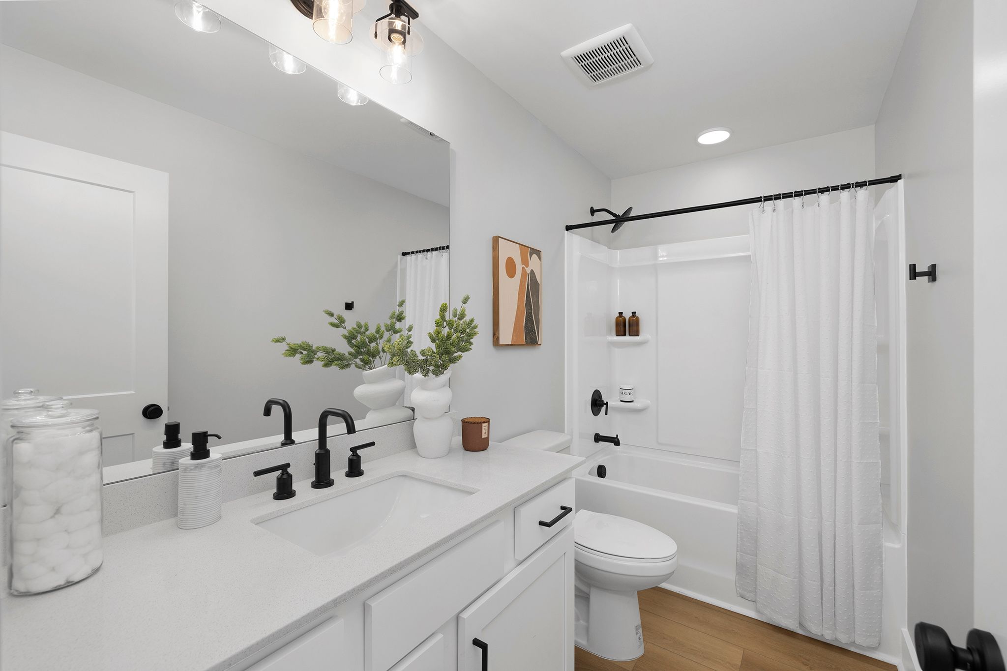Pomona End Unit - Bath 3