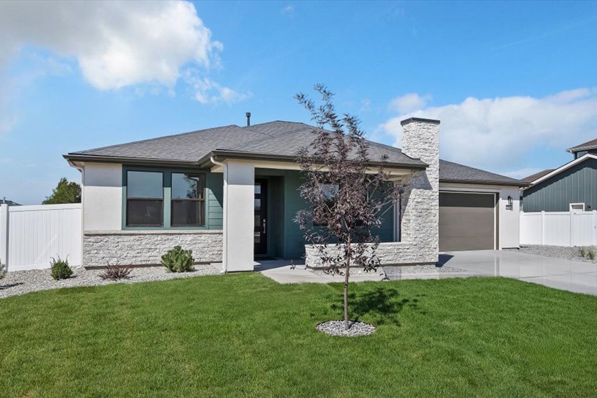 366 Maxine Lane West (Plan 1)
