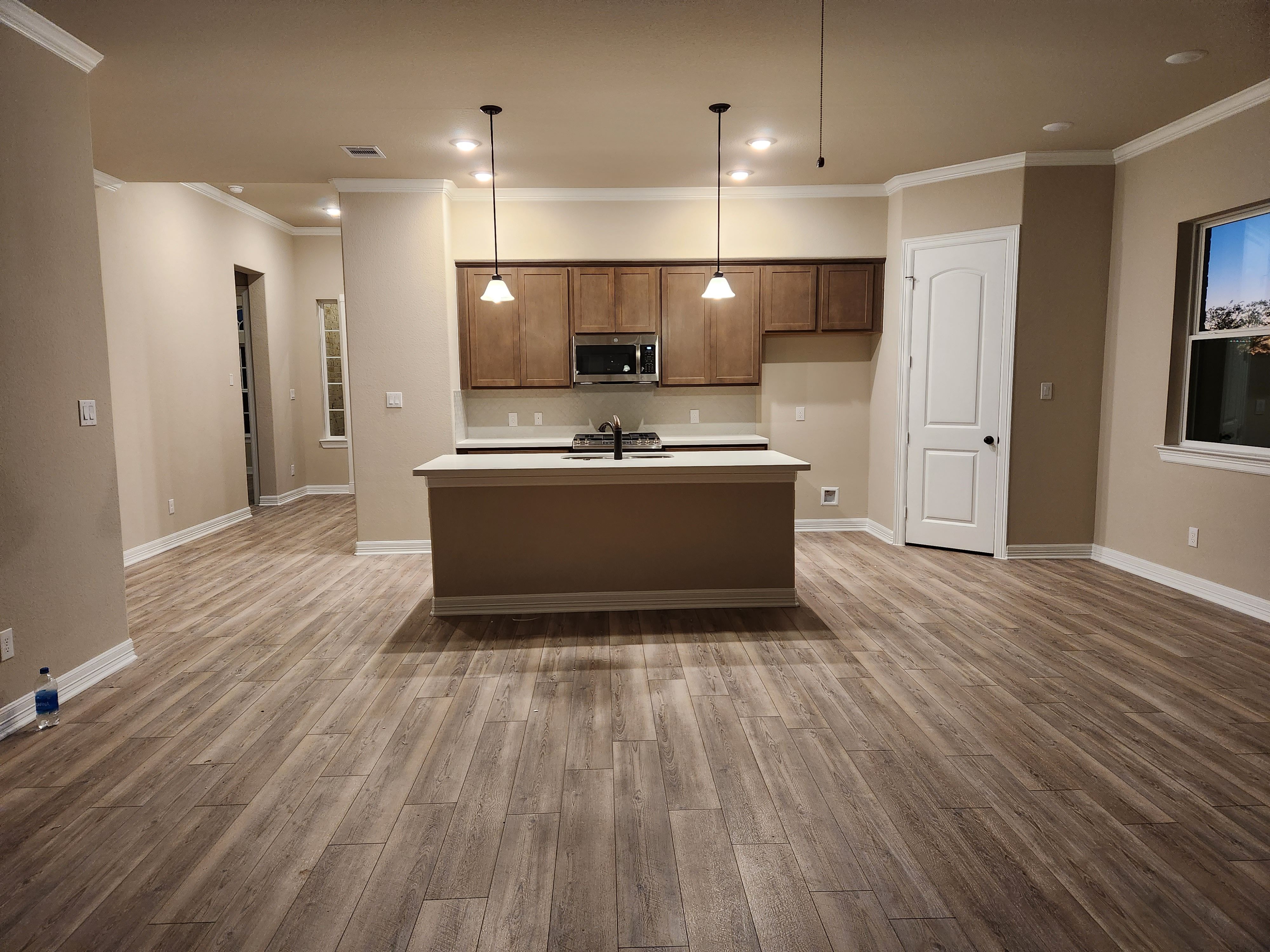 Island with sink & room for 3-4 counter stools