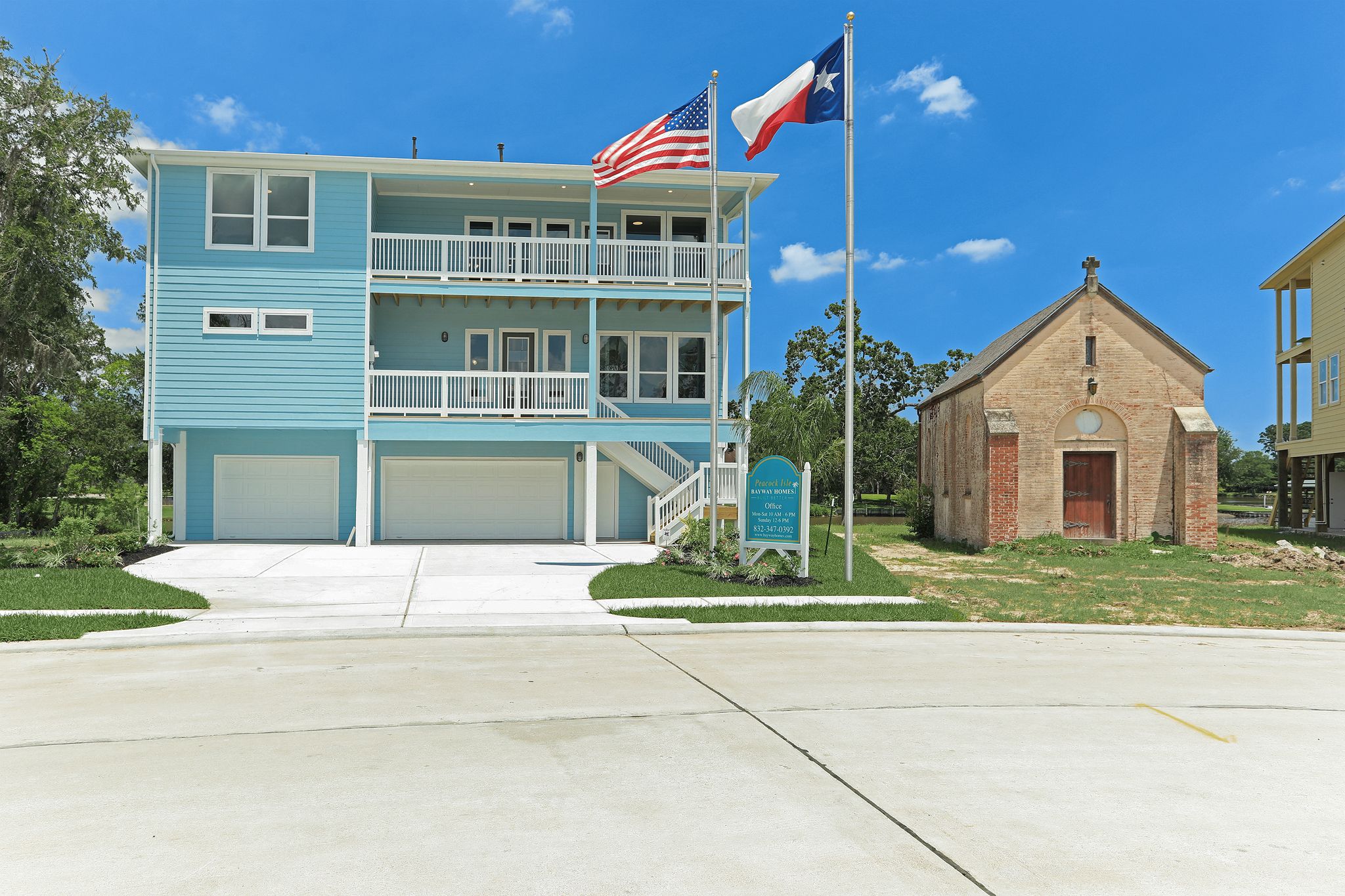 Model 3921 Peacock Isle Dr