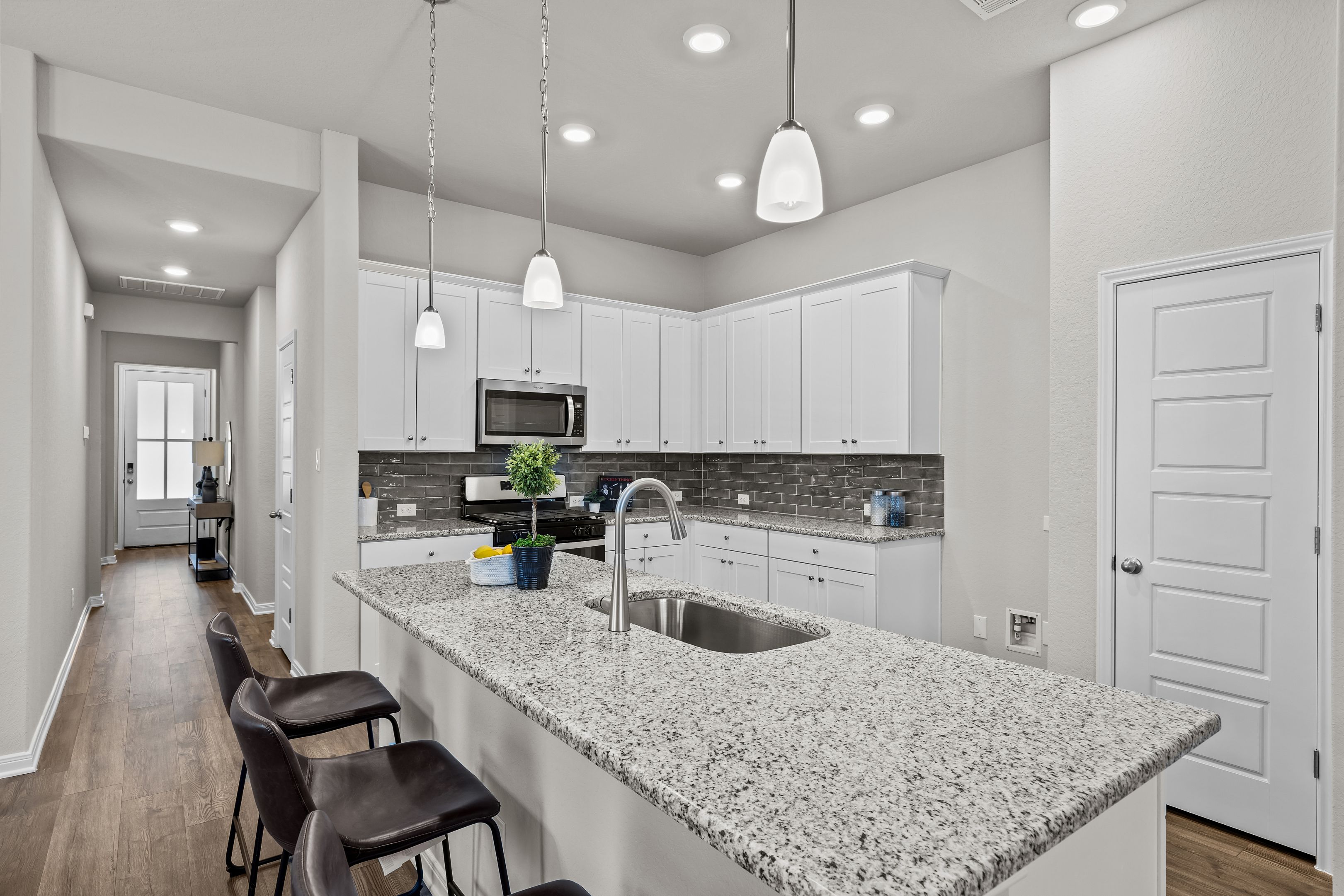 Maxwell Kitchen