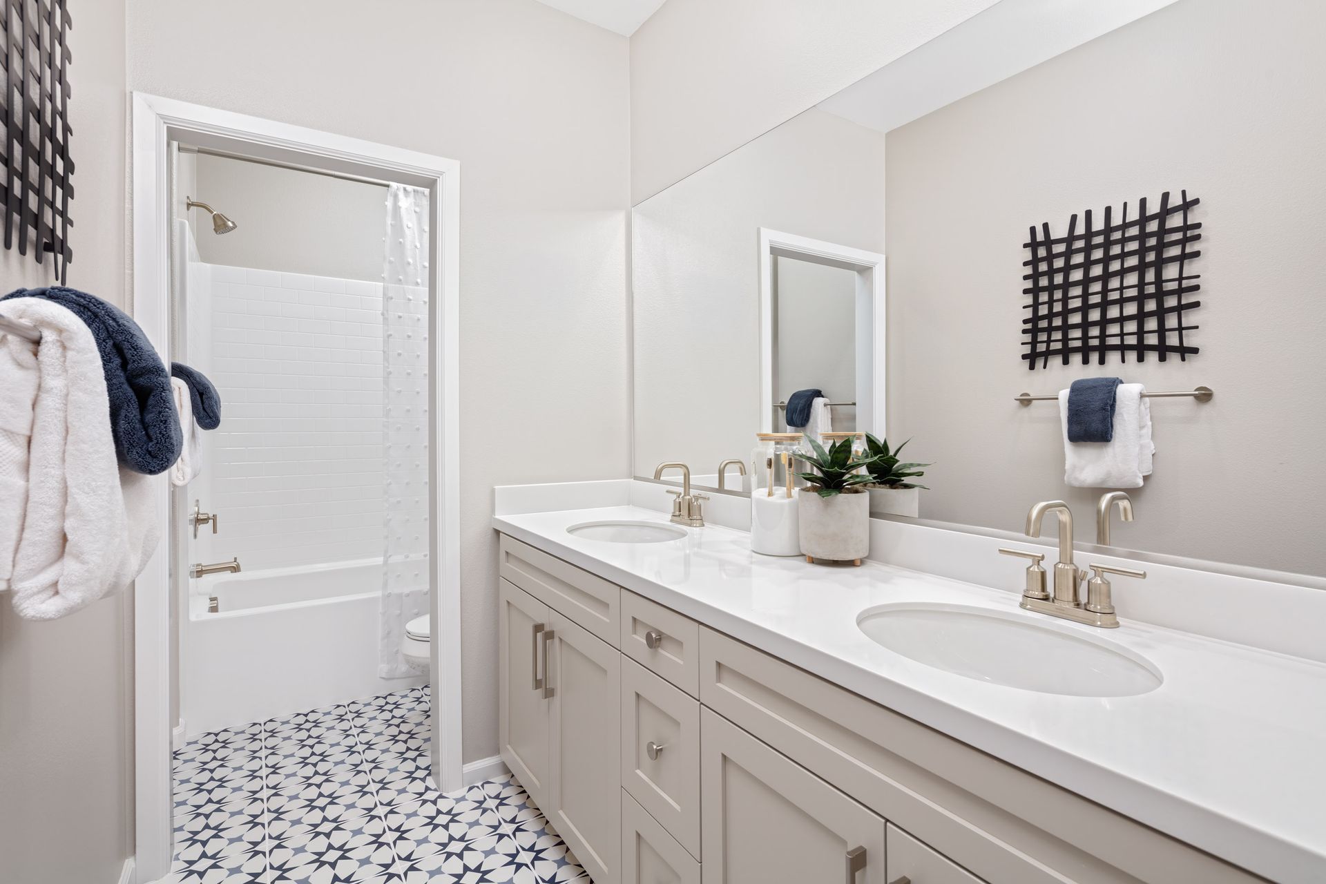 Palomino Bathroom