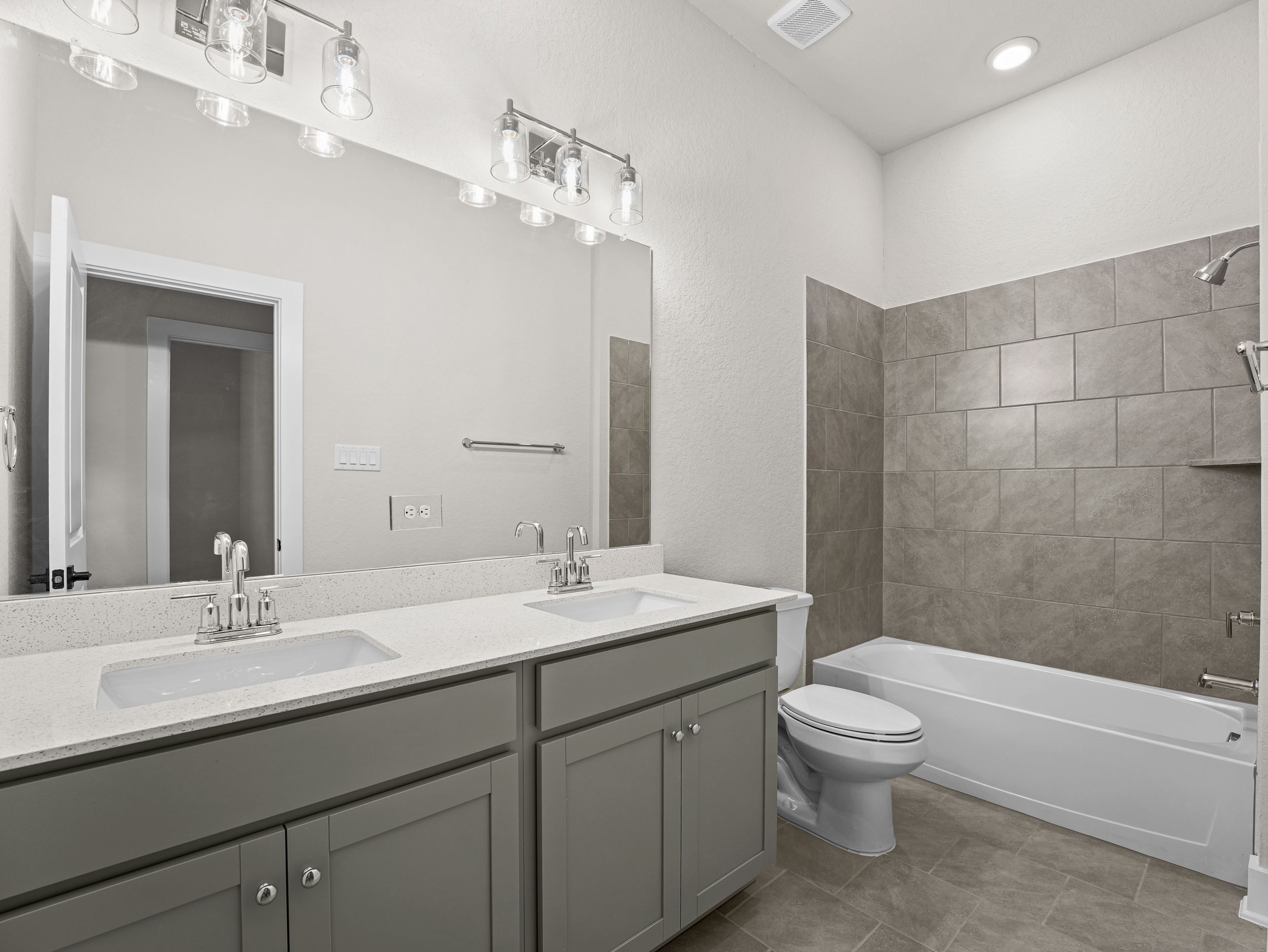 Comal Secondary Bathroom