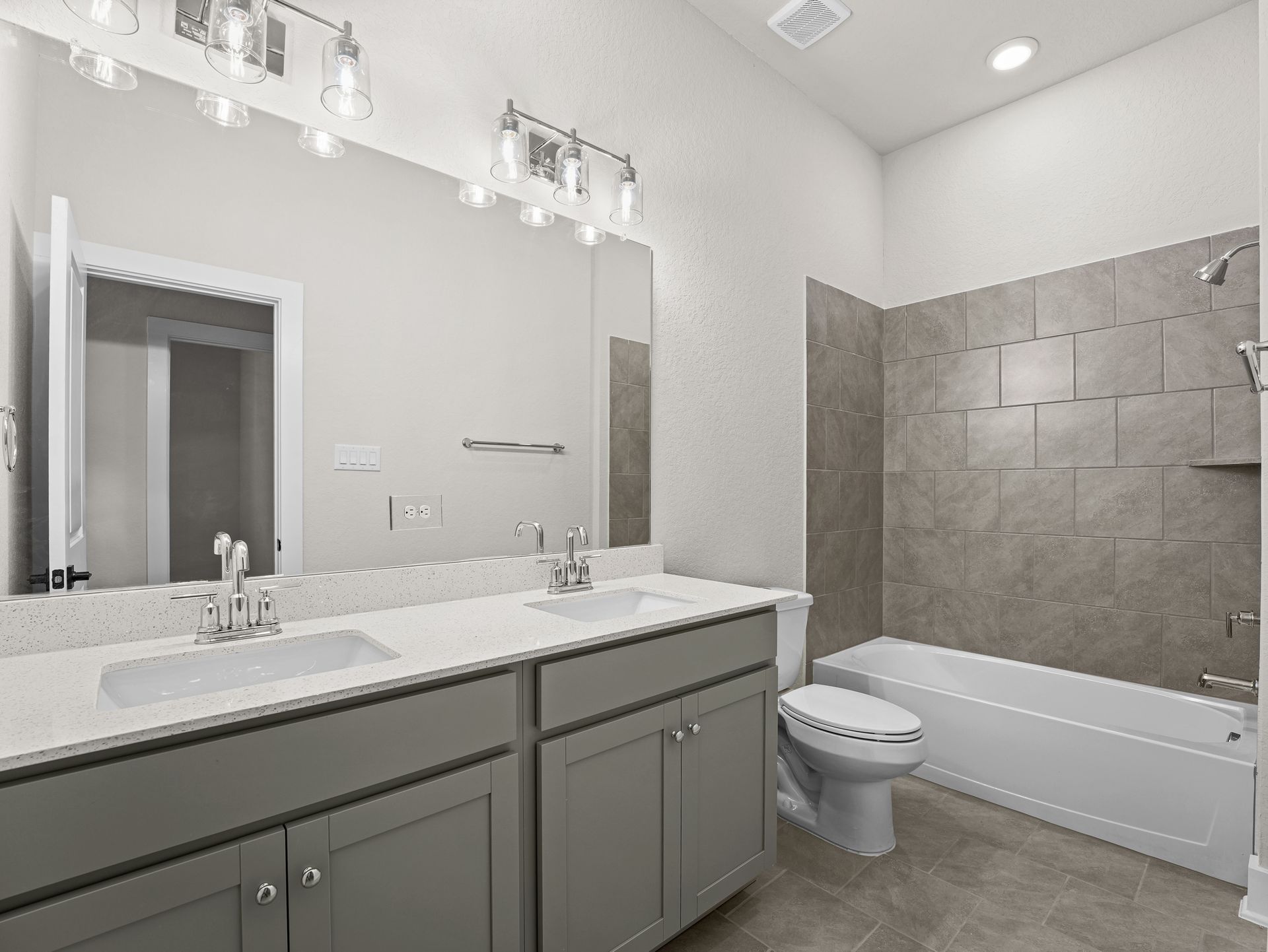 Comal Secondary Bathroom