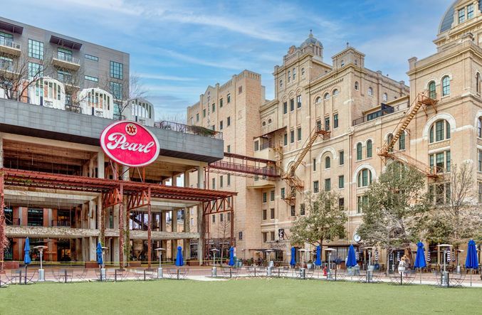 Minutes From The Historic Pearl