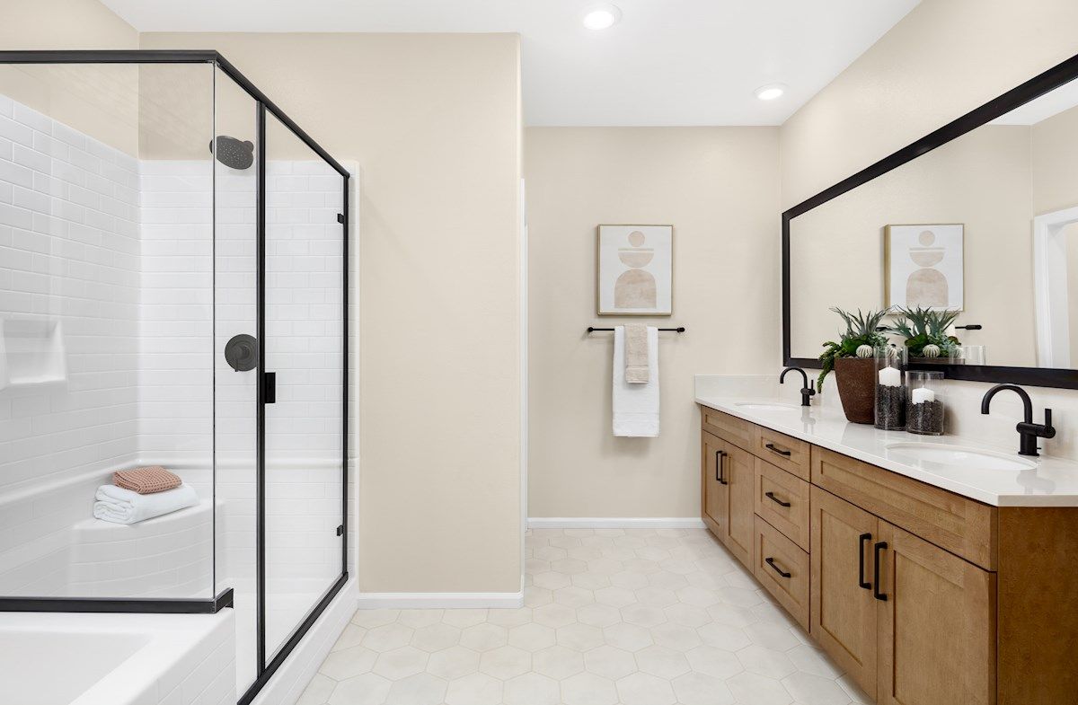 Tangelo Primary Bathroom