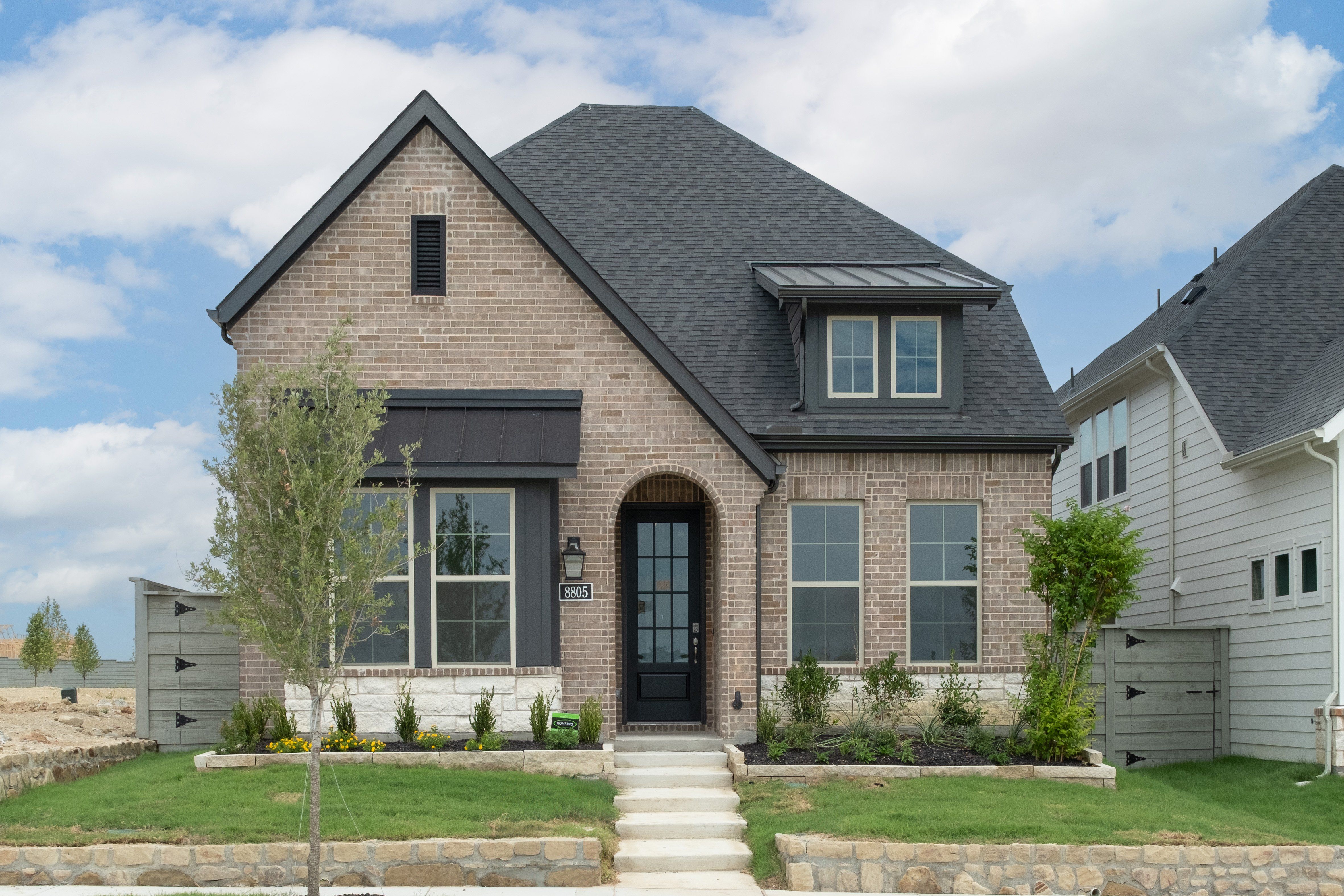 Alpine English Revival L Exterior
