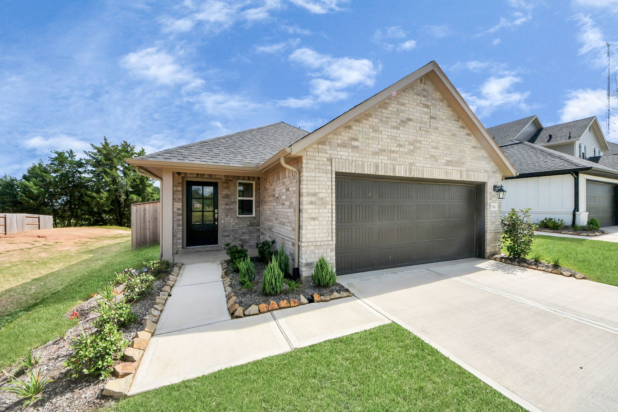 Austin - Montgomery Ridge - Landmark Collection: Montgomery, Texas - Beazer Homes