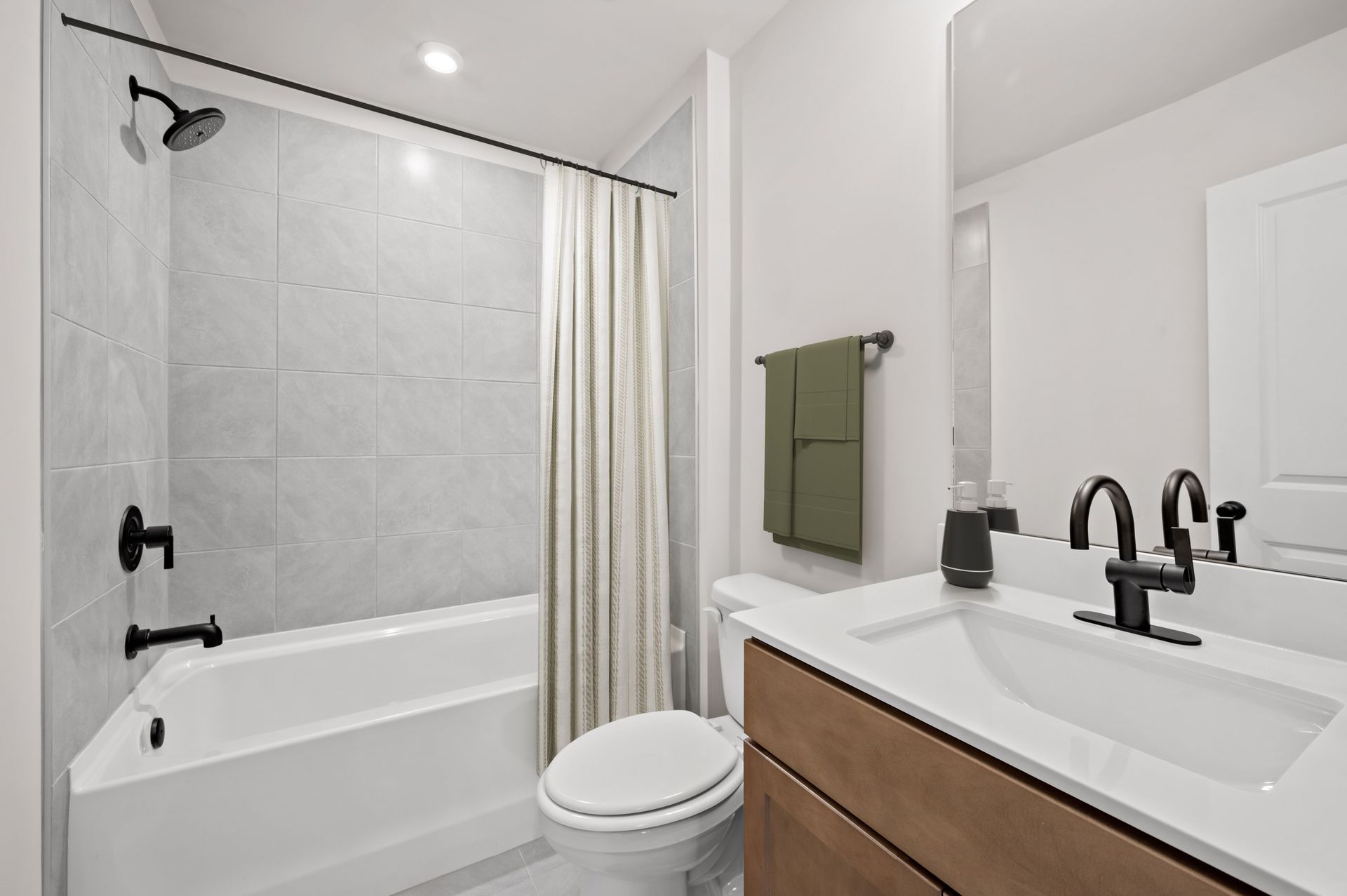 Brookwood Secondary Bath