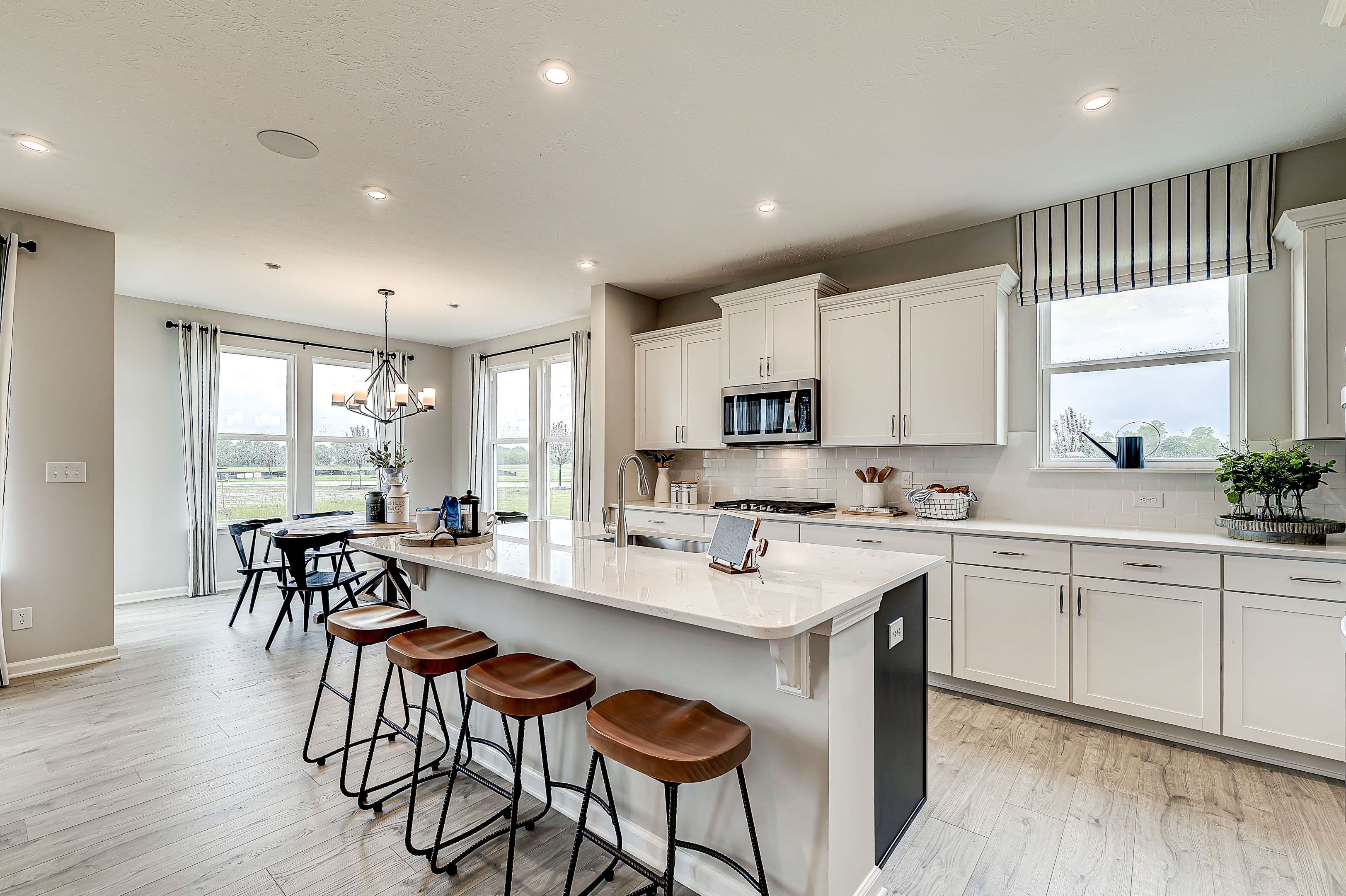 Washington Kitchen and Breakfast Area