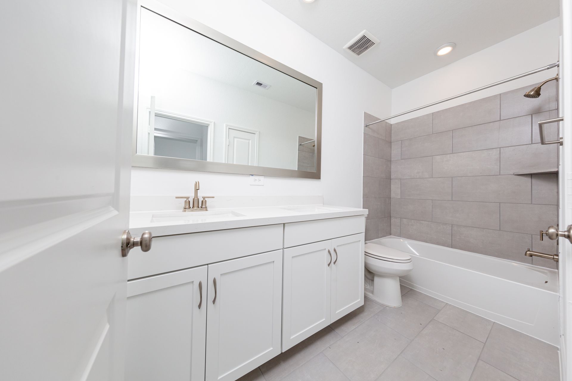 Enchante Secondary Bathroom