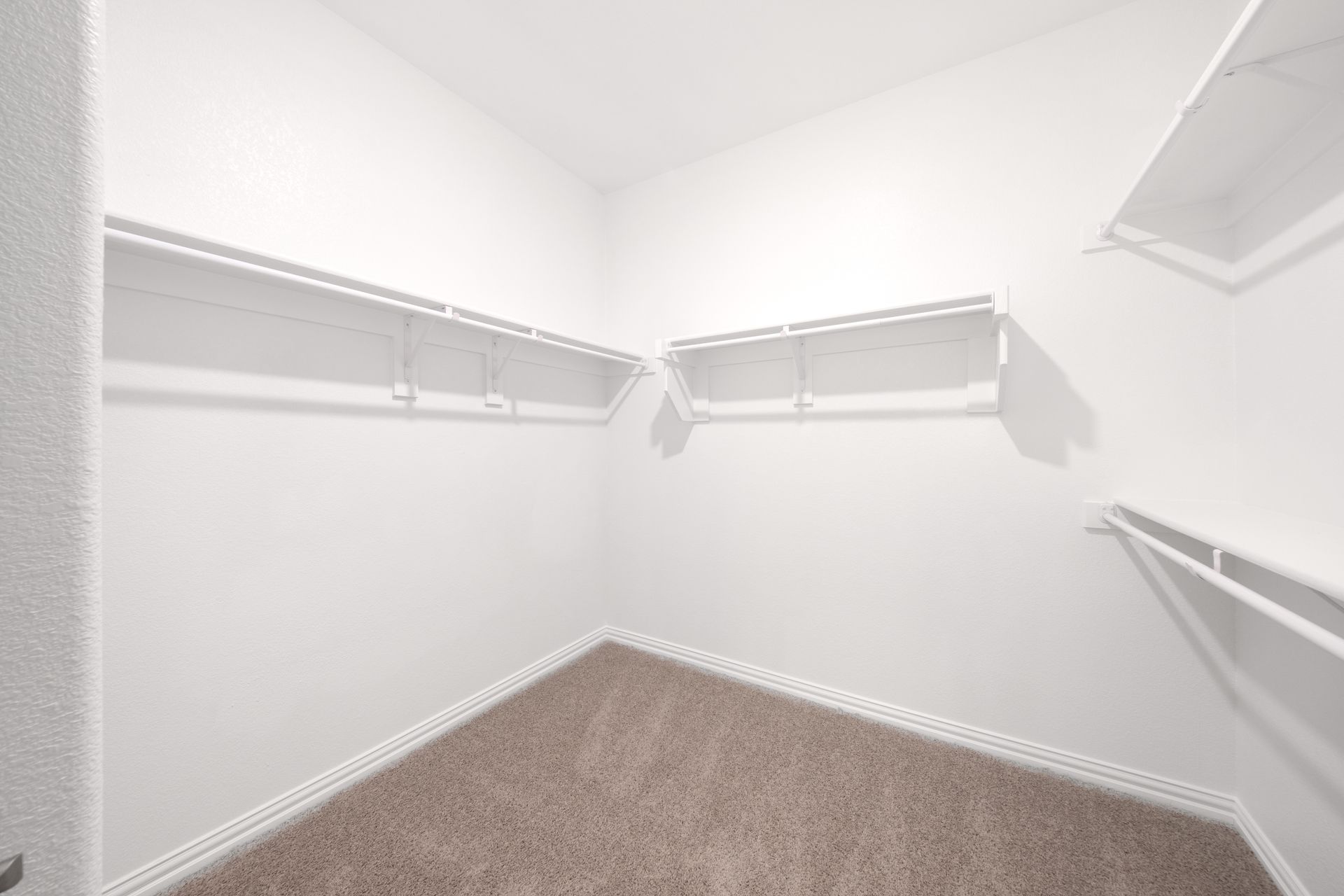 Cactus Primary Bedroom Closet