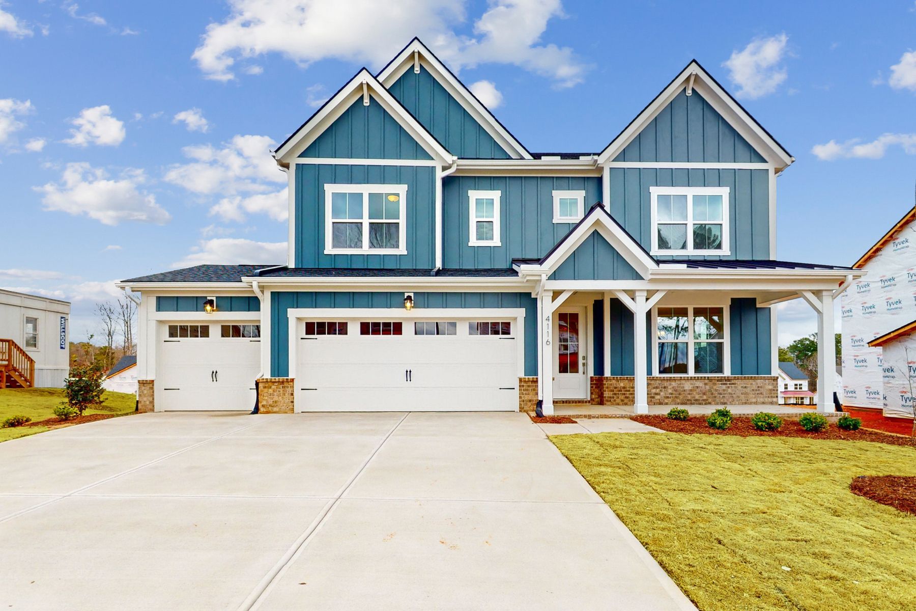 Alexander 3-Car Garage Farmhouse O Exterior