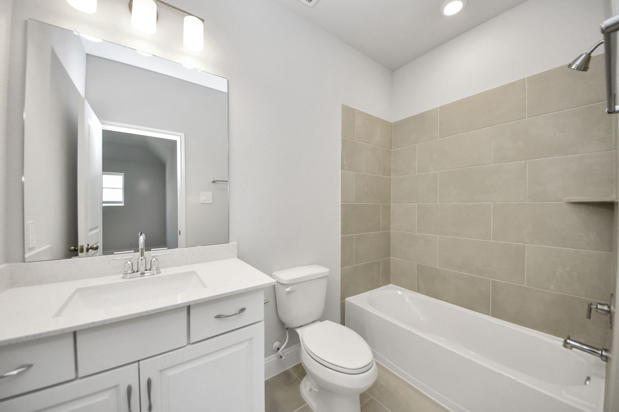 Lockhart Secondary Bath