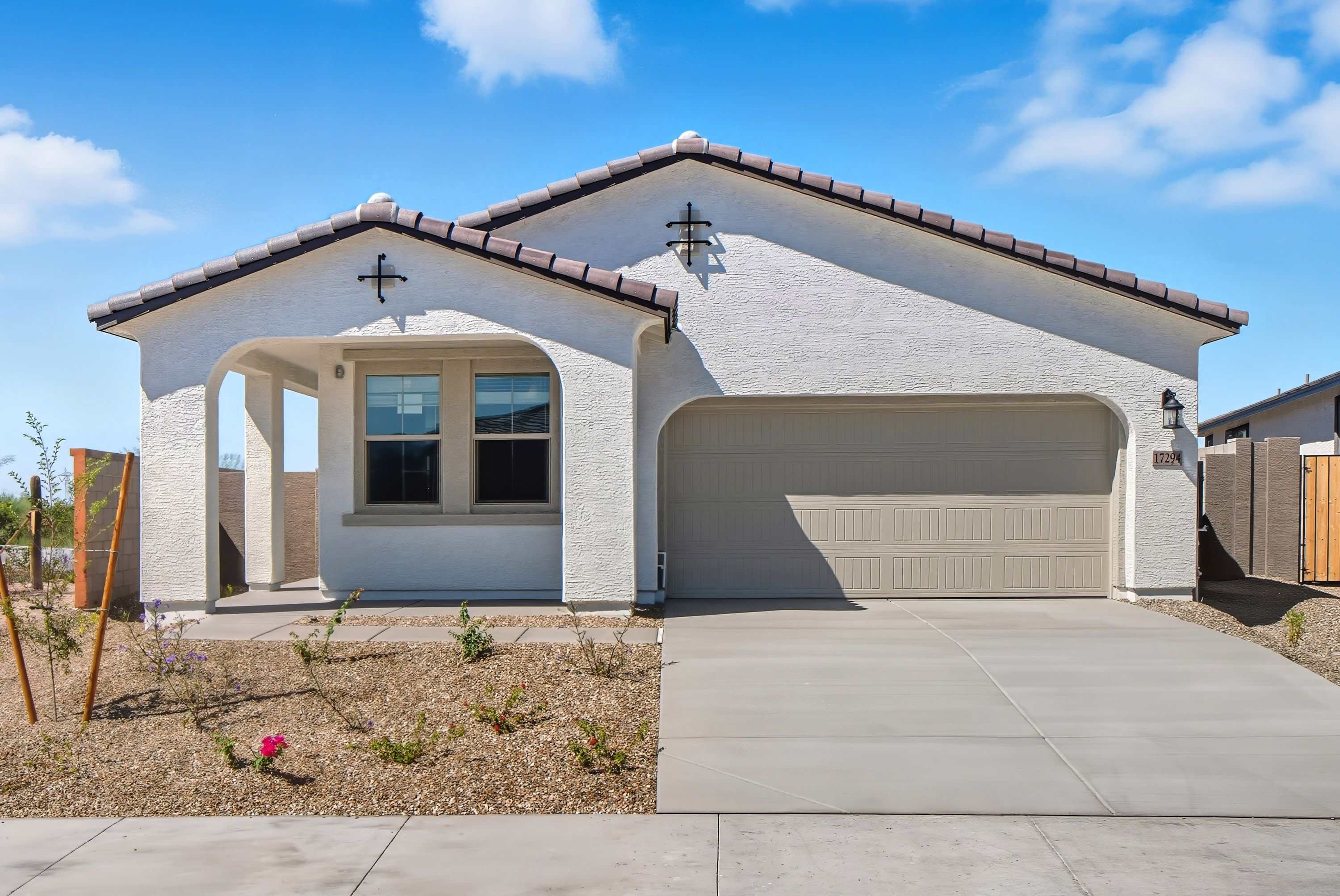 17353 W DESERT SAGE DR (Pinehurst)