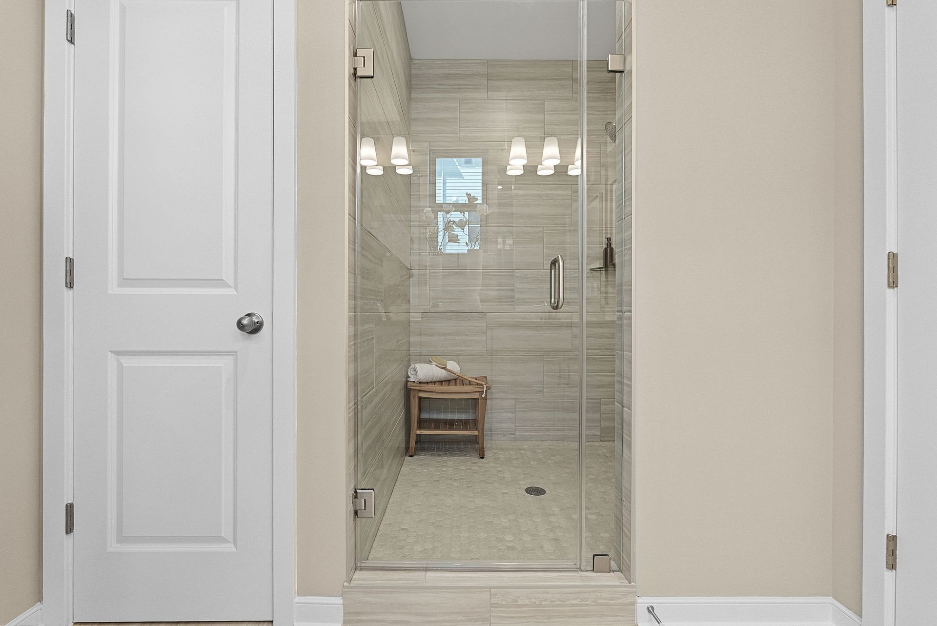 Monroe Primary Shower