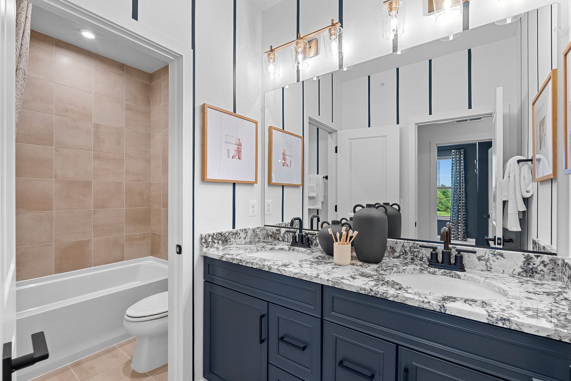 Hepburn Secondary Bathtub and Shower