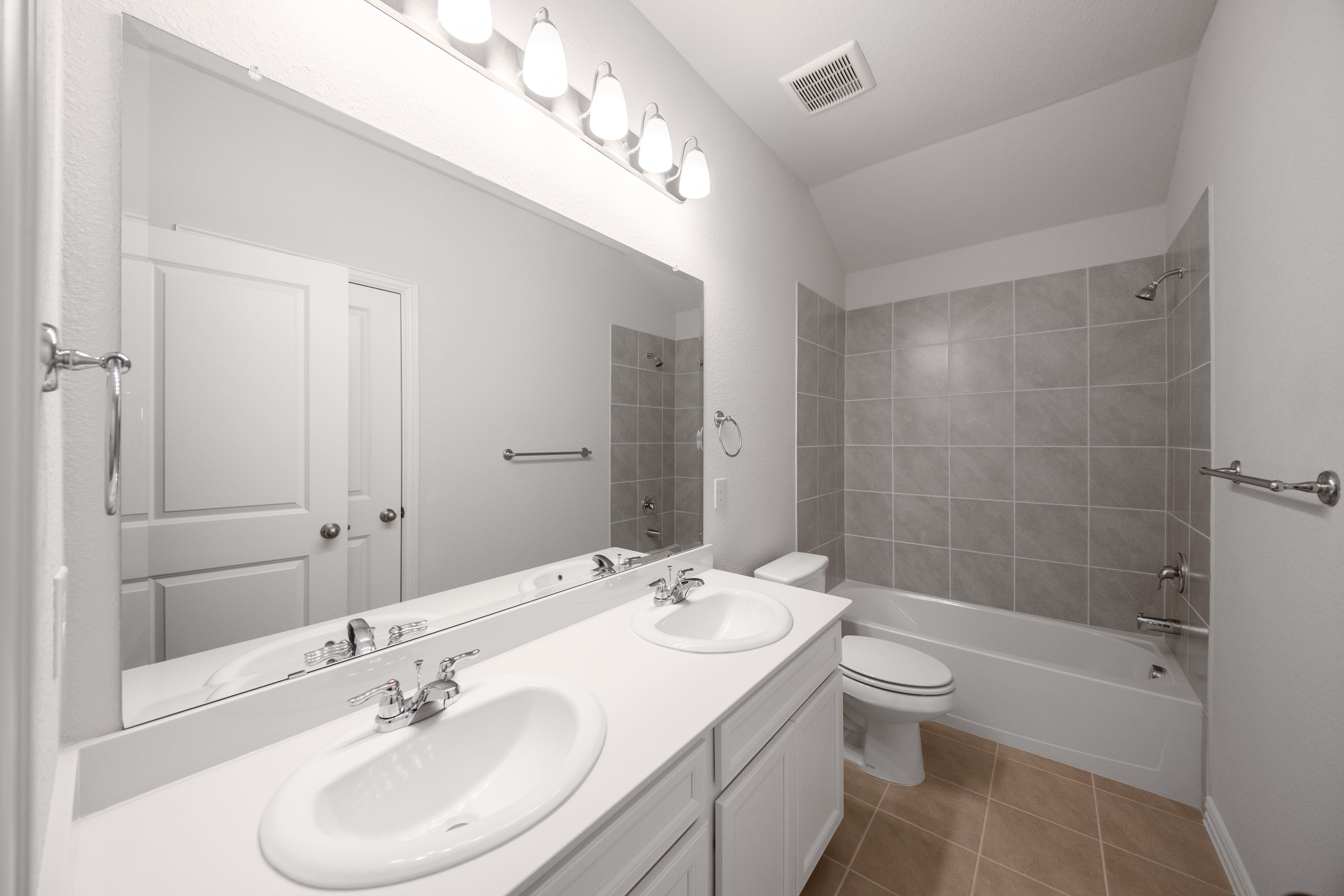 Cactus Guest Bathroom