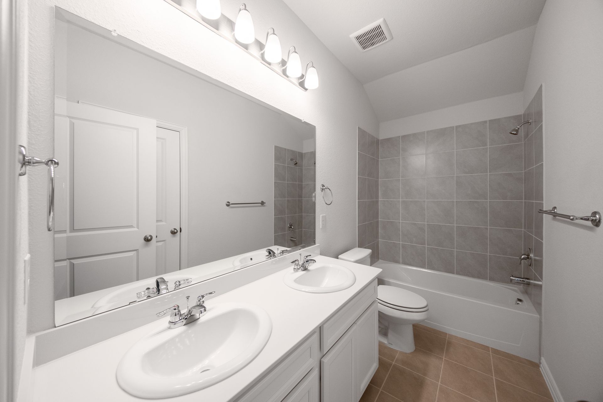 Cactus Guest Bathroom