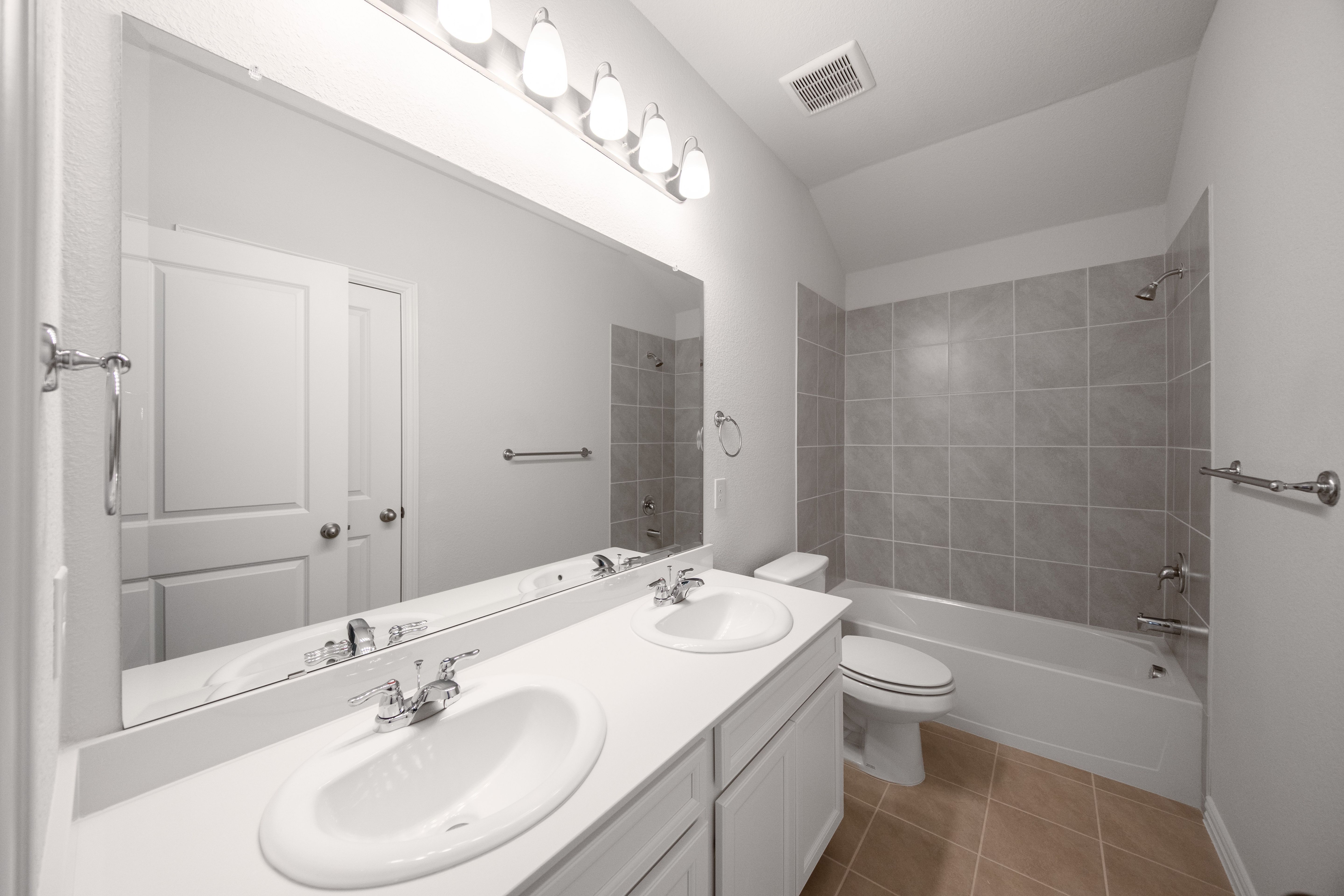 Cactus Guest Bathroom