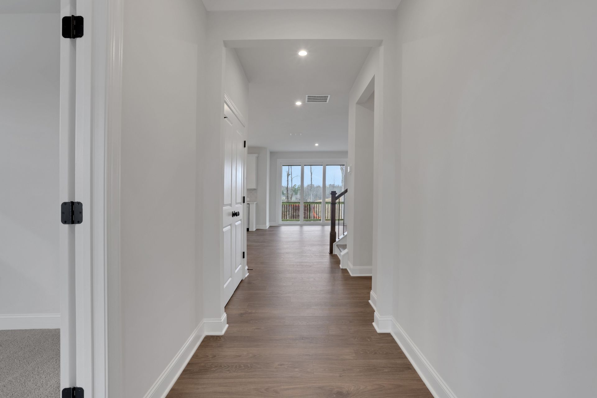 Canton II Foyer