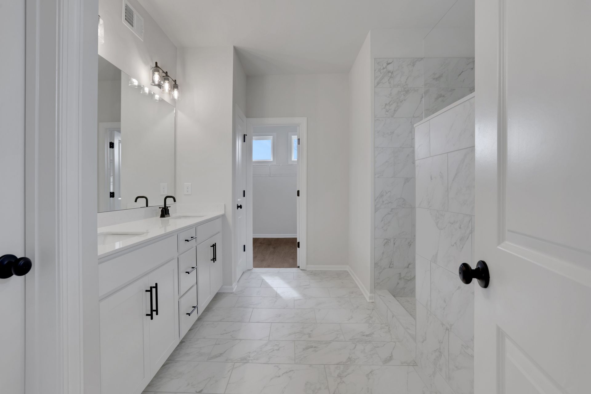 Canton II Primary Bath