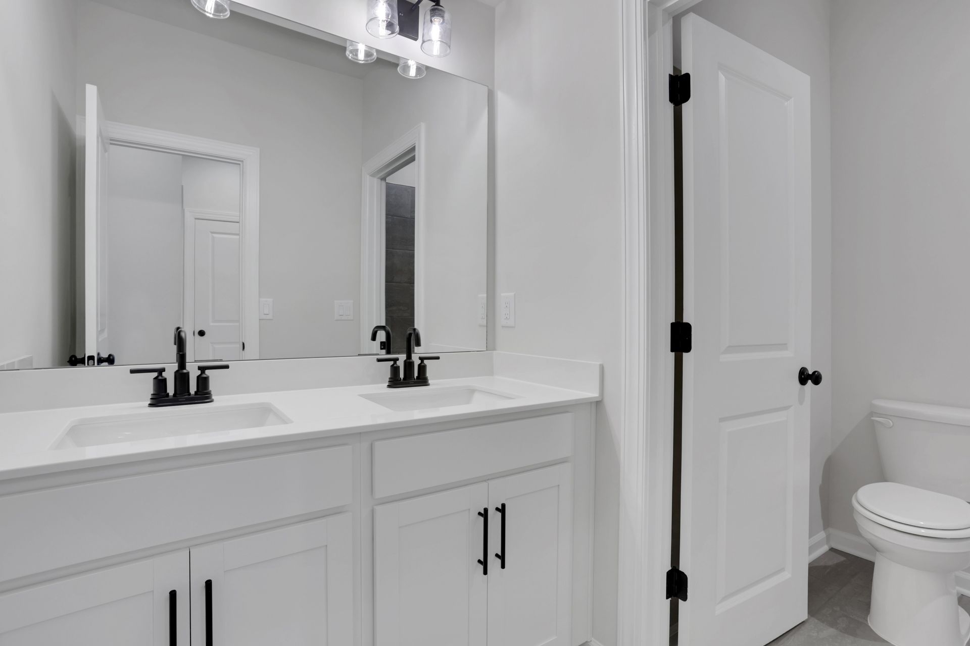Canton II Secondary Bath