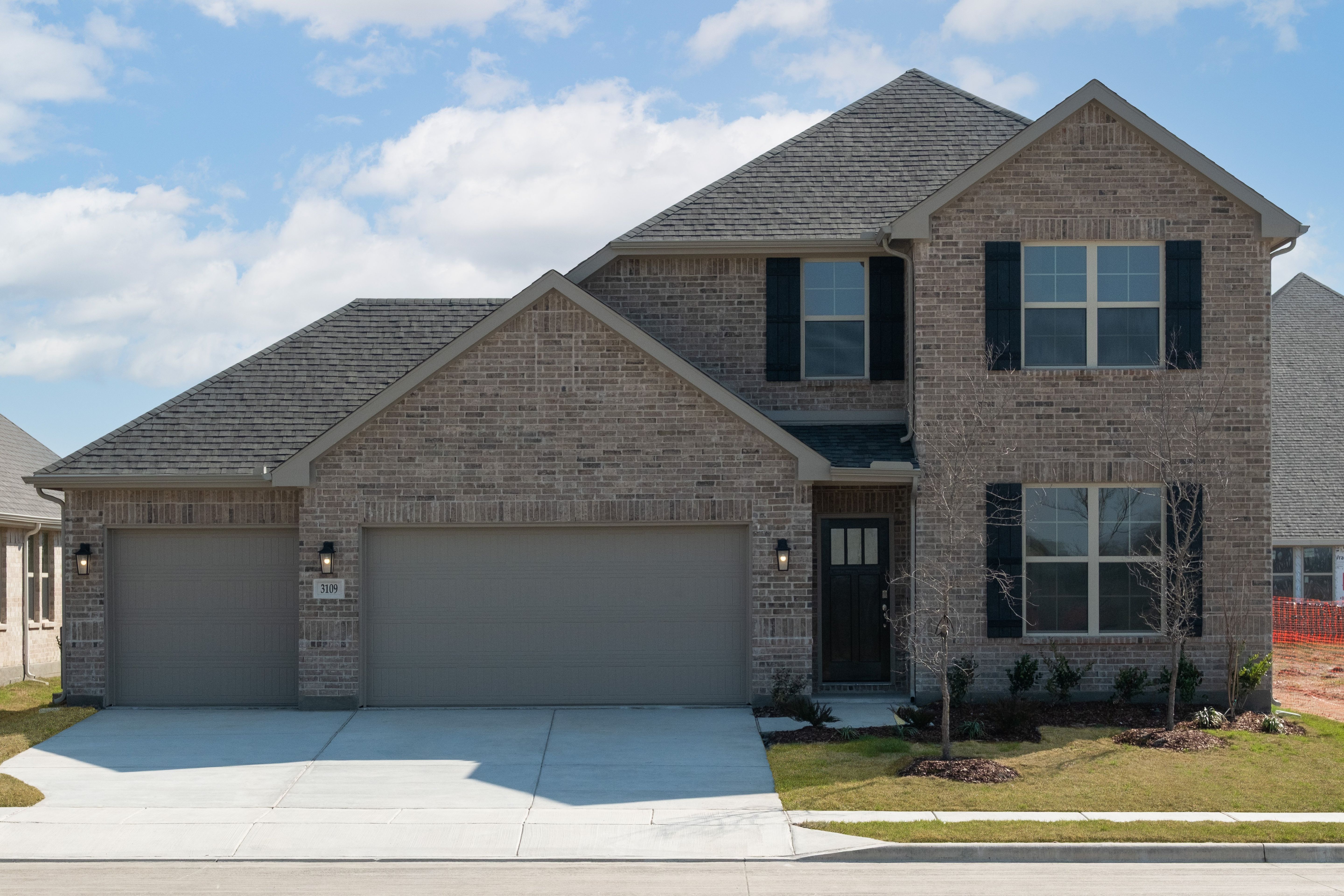Avalon Traditional L Exterior
