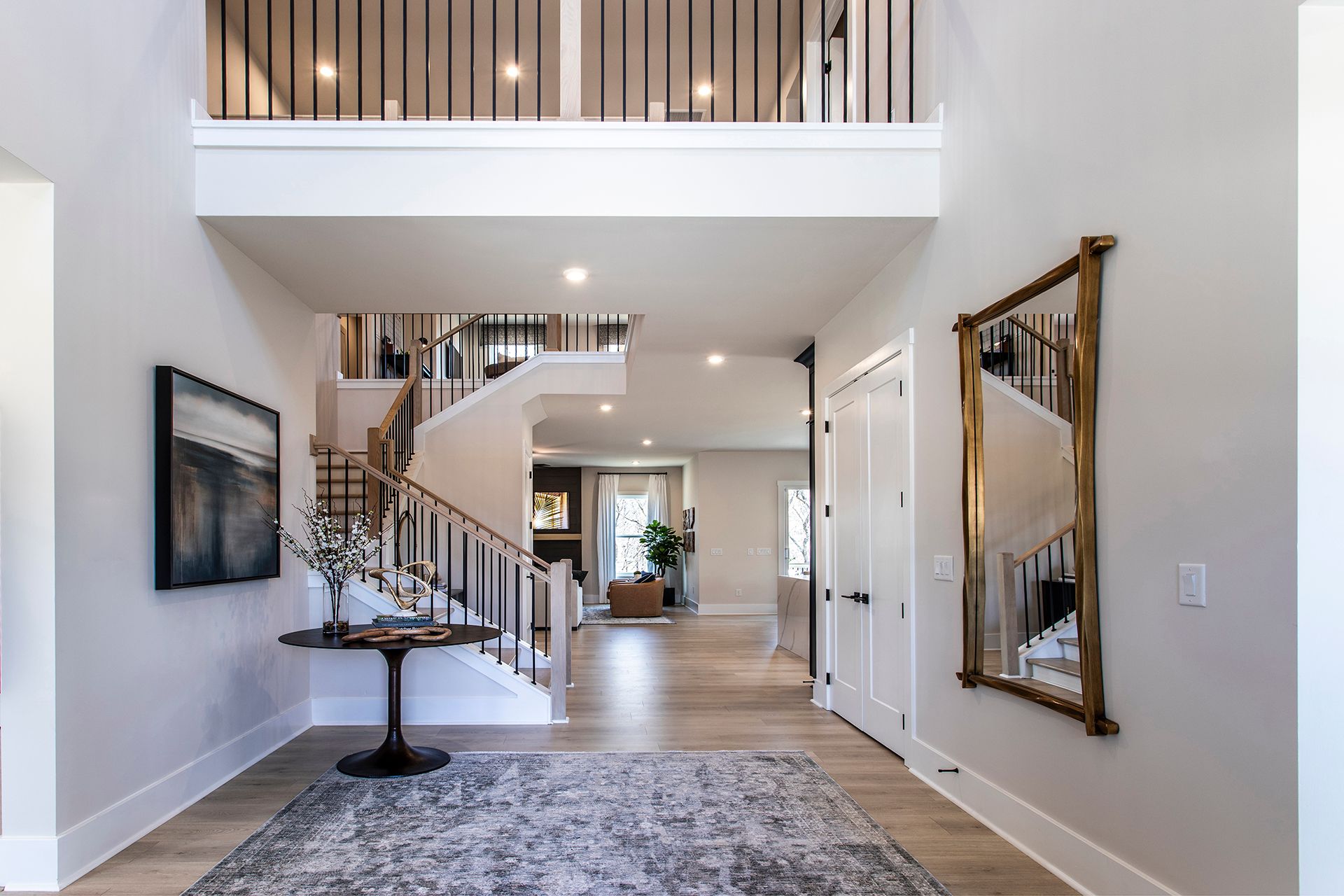 Satilla Foyer