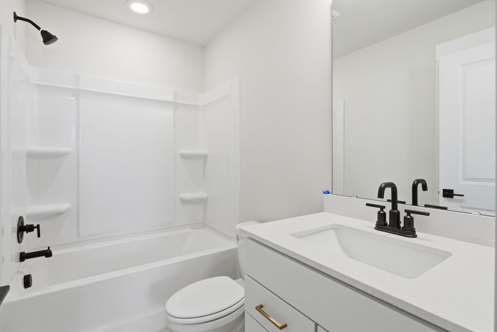 Maxwell Bathroom 2