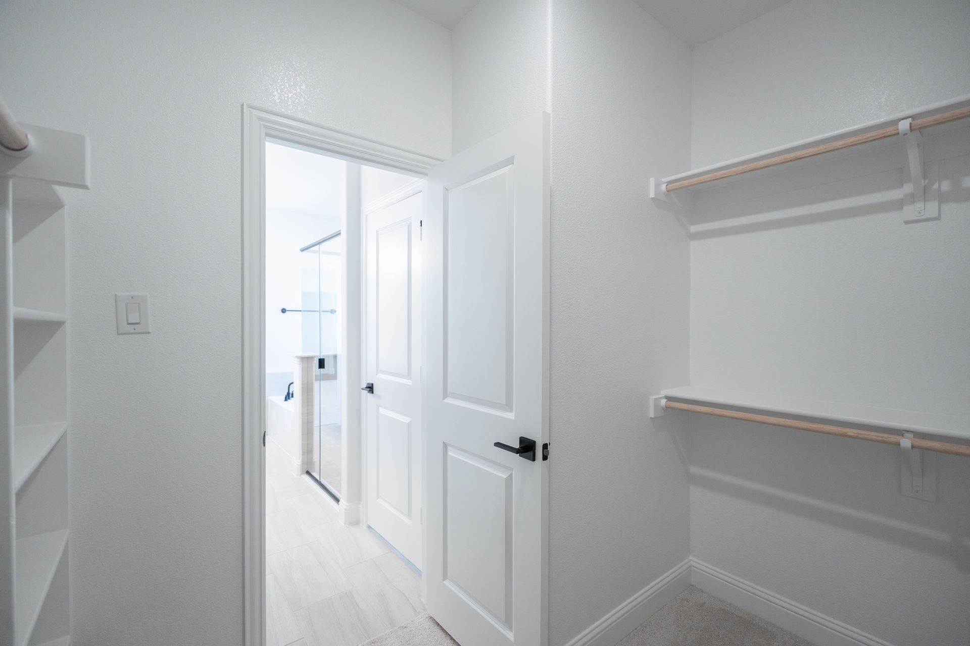 Meridian Primary Closet