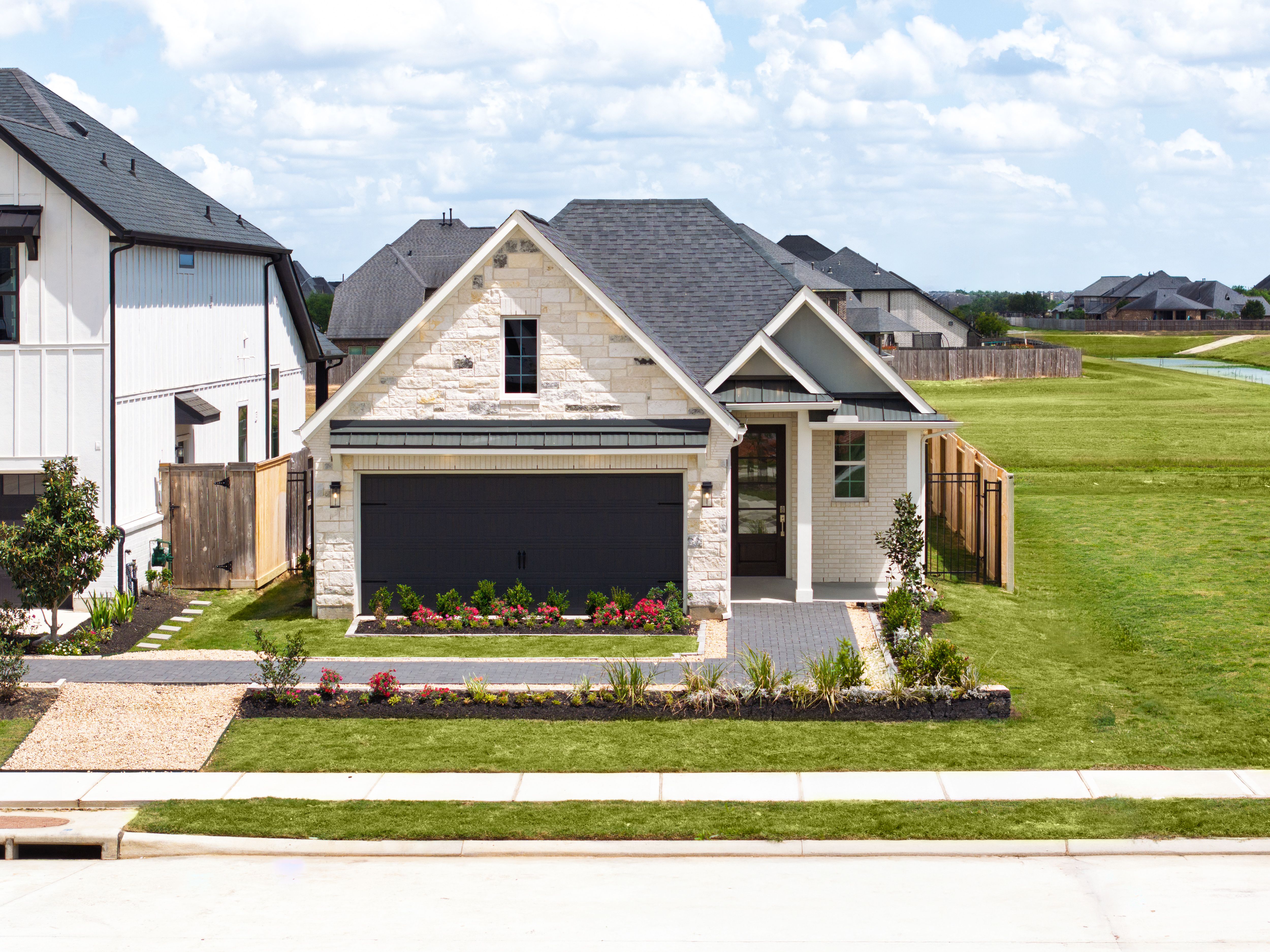 casa en Gatherings at Chambers Creek - Duets Collection por Beazer Homes