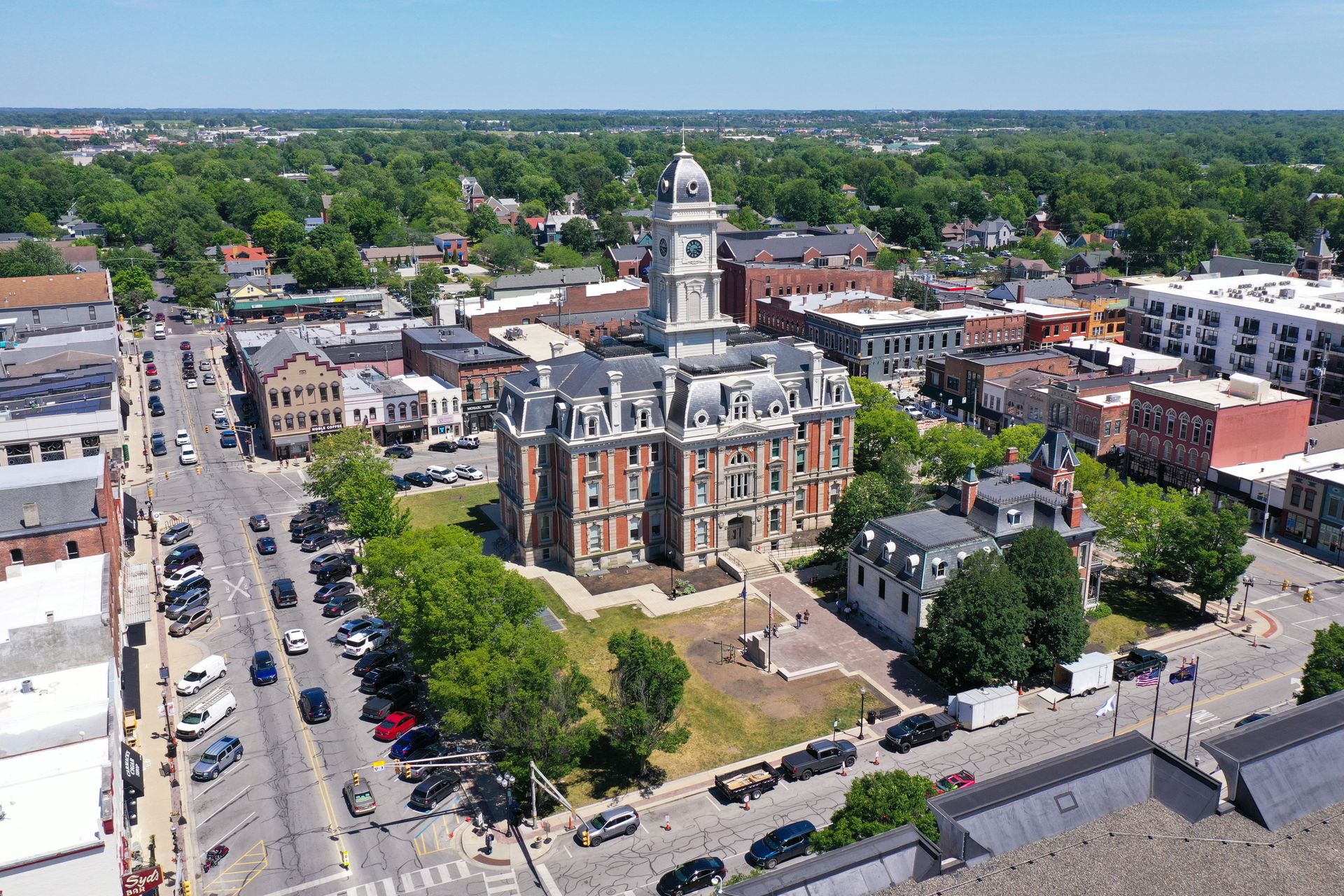 Minutes to Downtown Noblesville Square