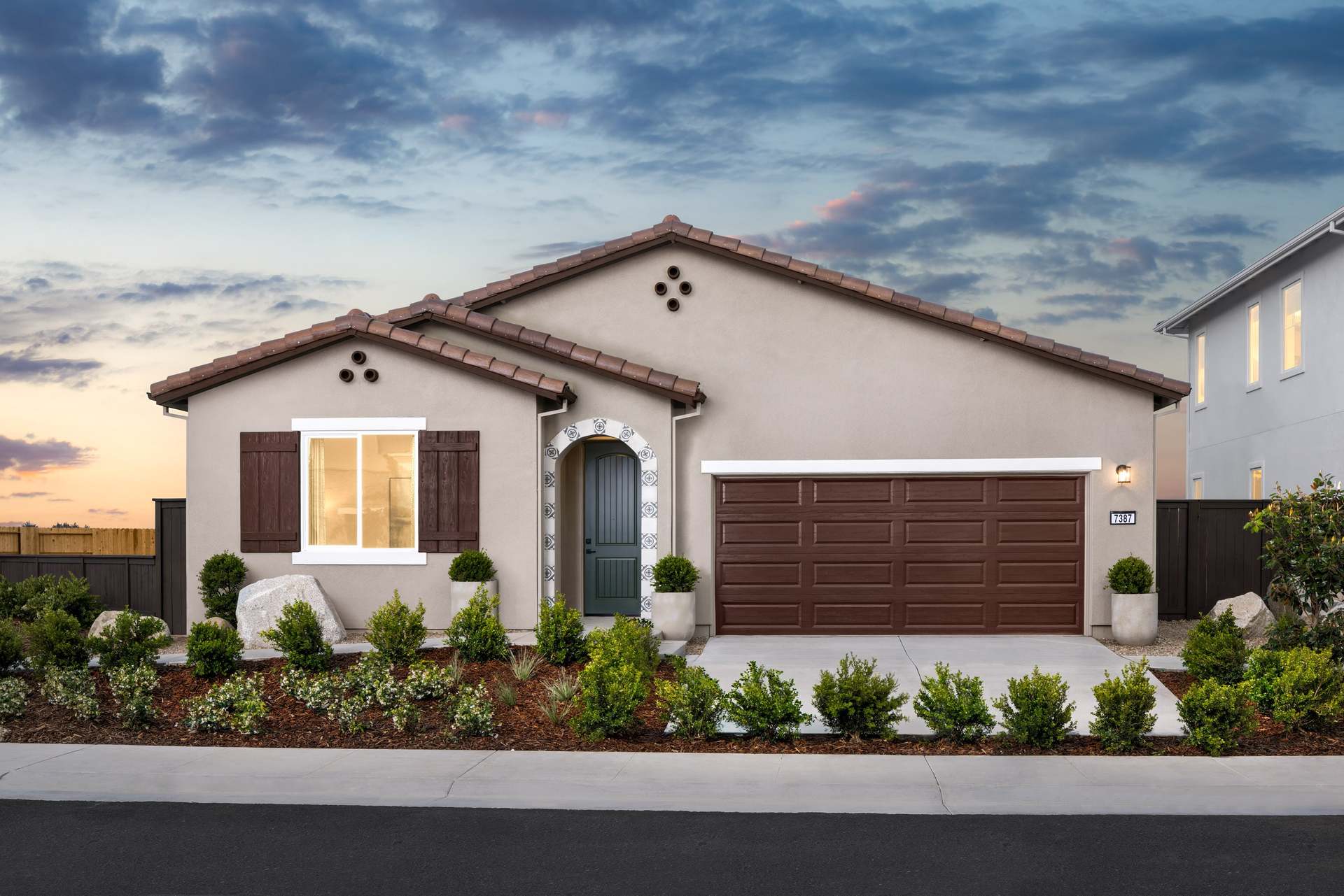 Acacia Spanish Colonial M Exterior