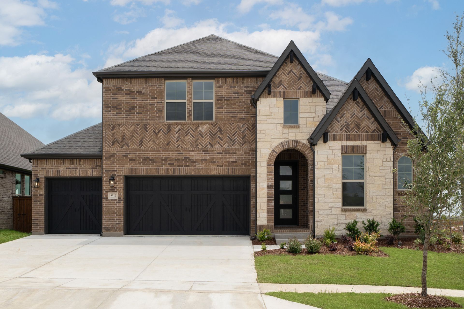Summerfield Traditional M Exterior