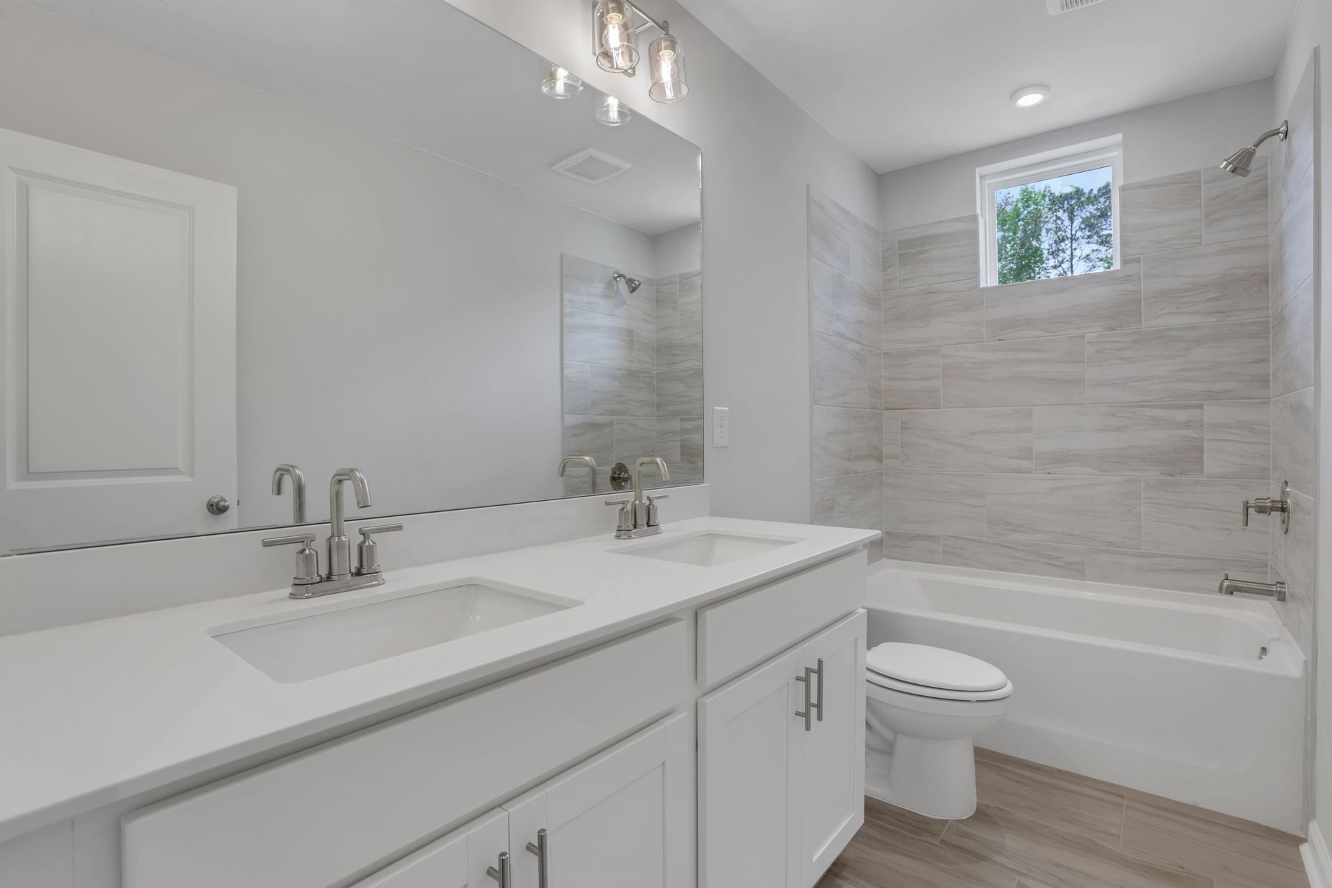 Fulton II Secondary Bath