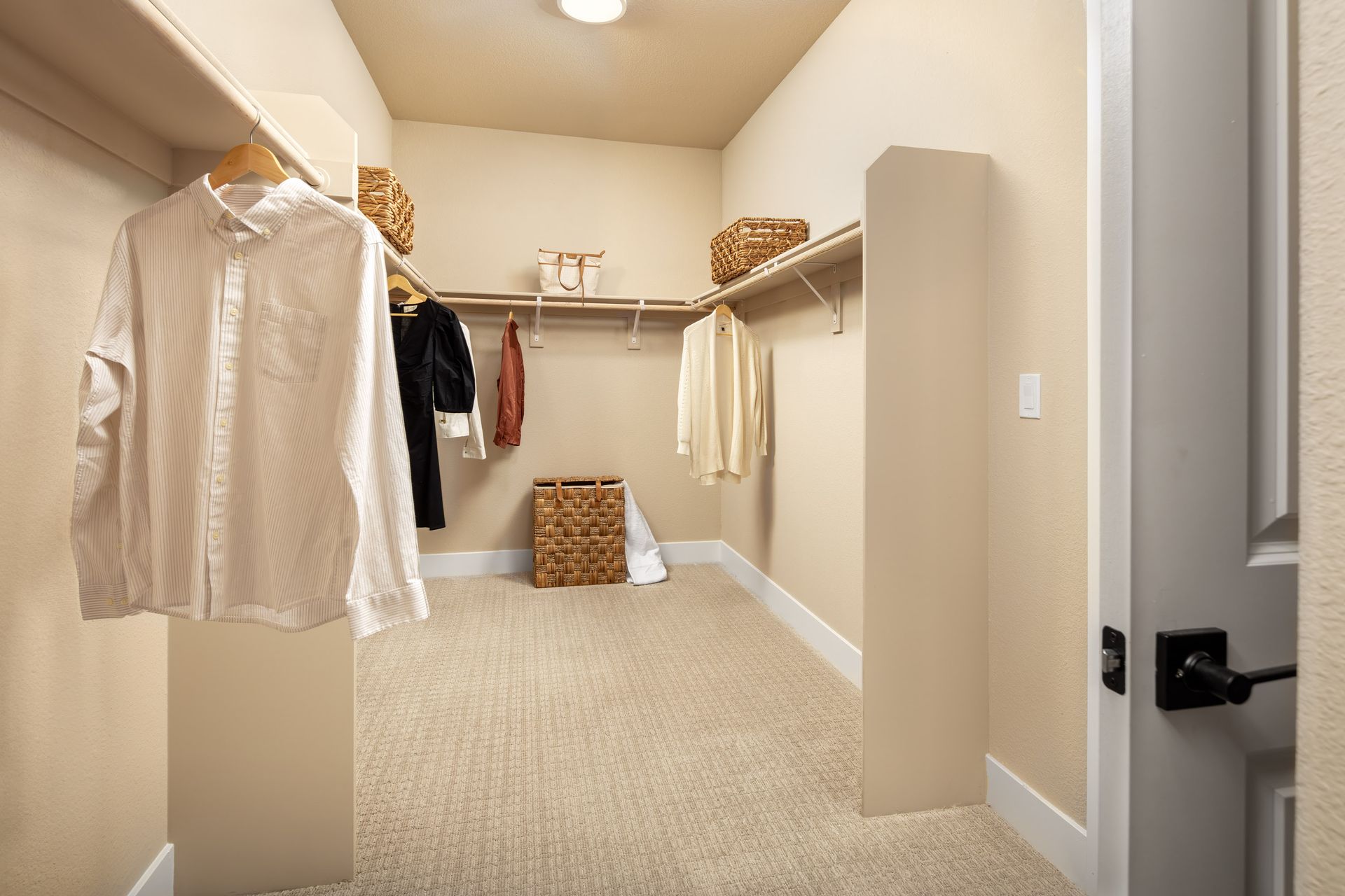 Plan 5 Walk-In Closet