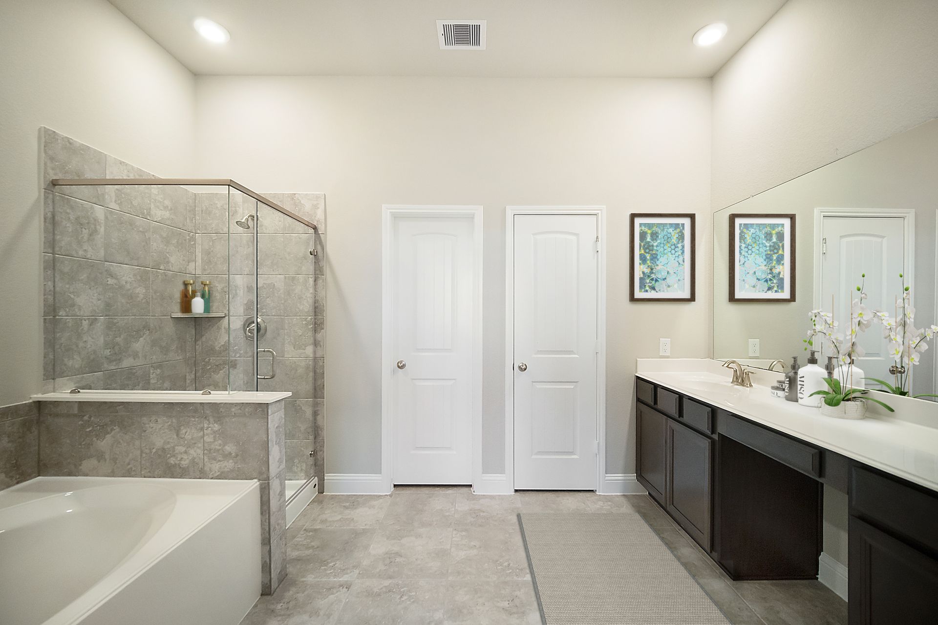 Bellissimo Primary Bathroom