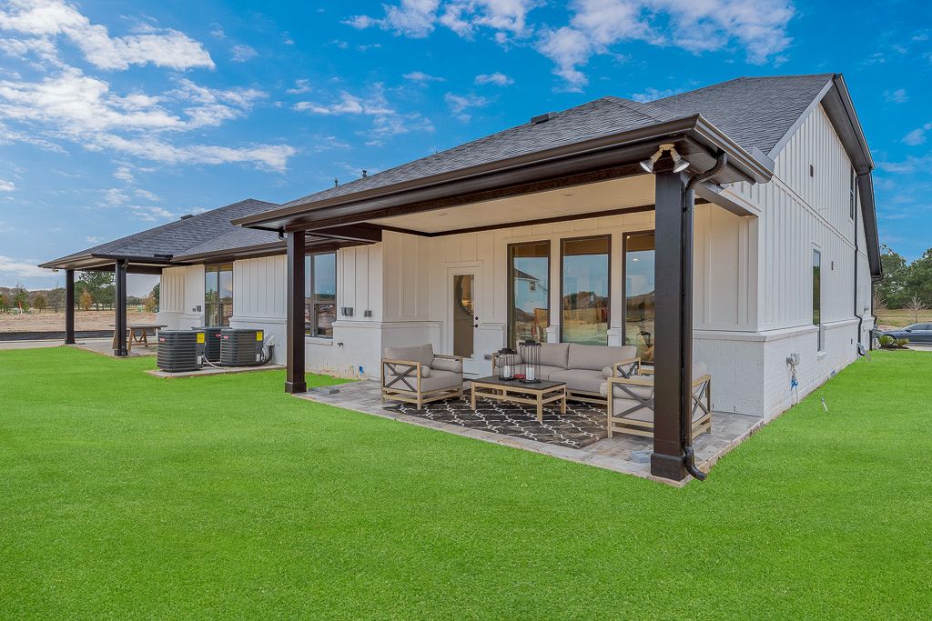 Grand Rouge Covered Patio